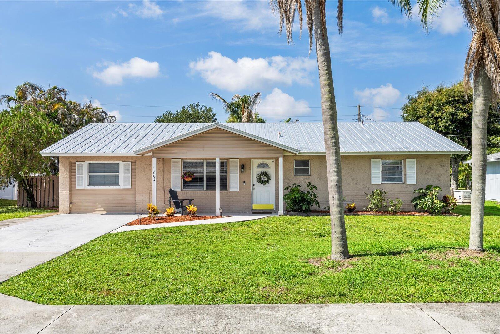 PALM LAKE PARK - Residential
