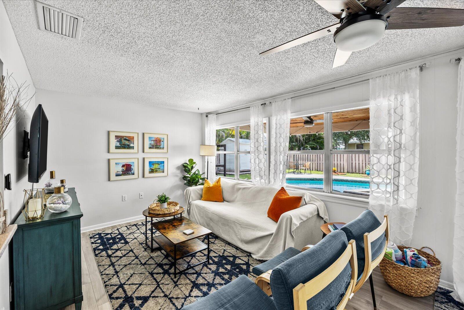 PALM LAKE PARK - Residential