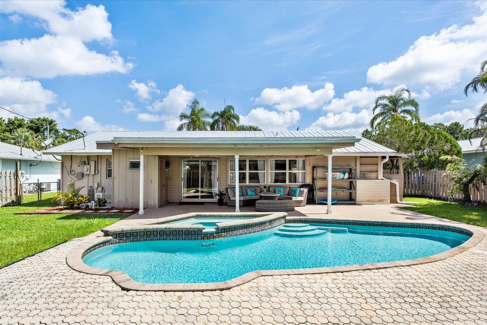 PALM LAKE PARK - Residential