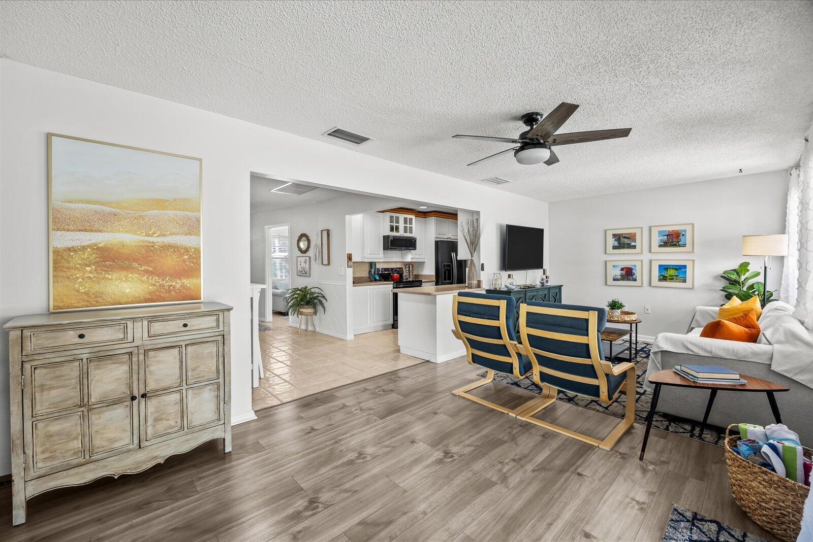 PALM LAKE PARK - Residential