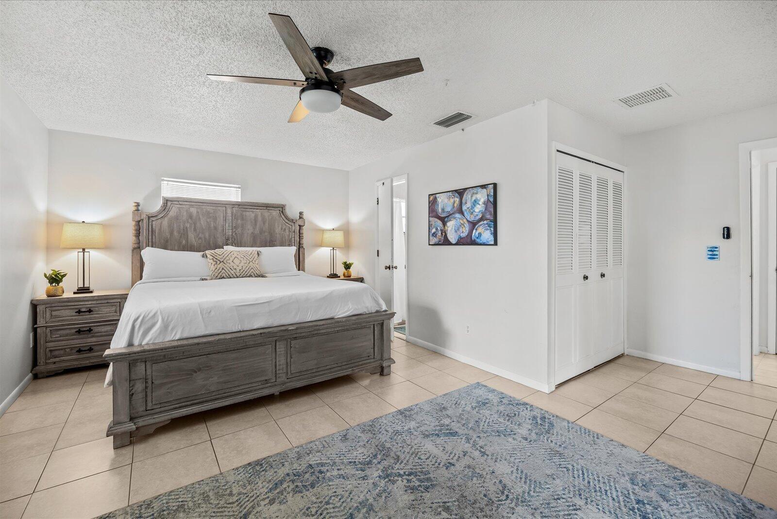 PALM LAKE PARK - Residential