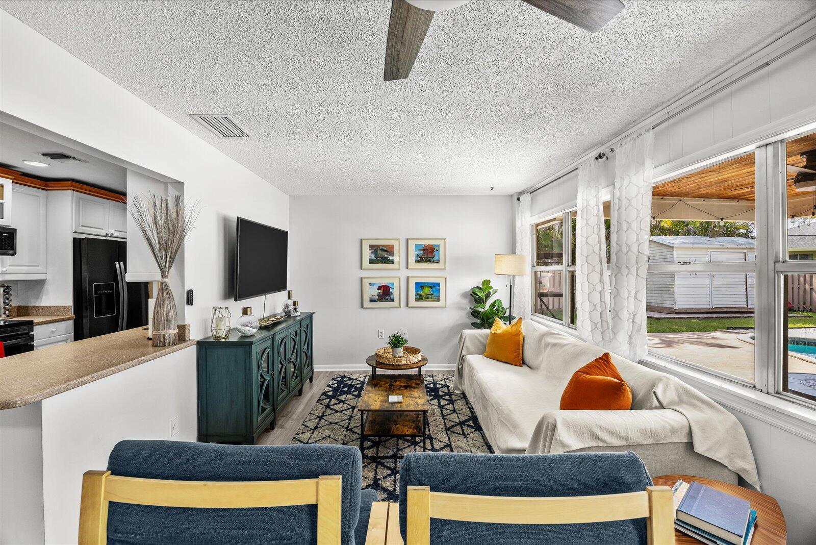 PALM LAKE PARK - Residential