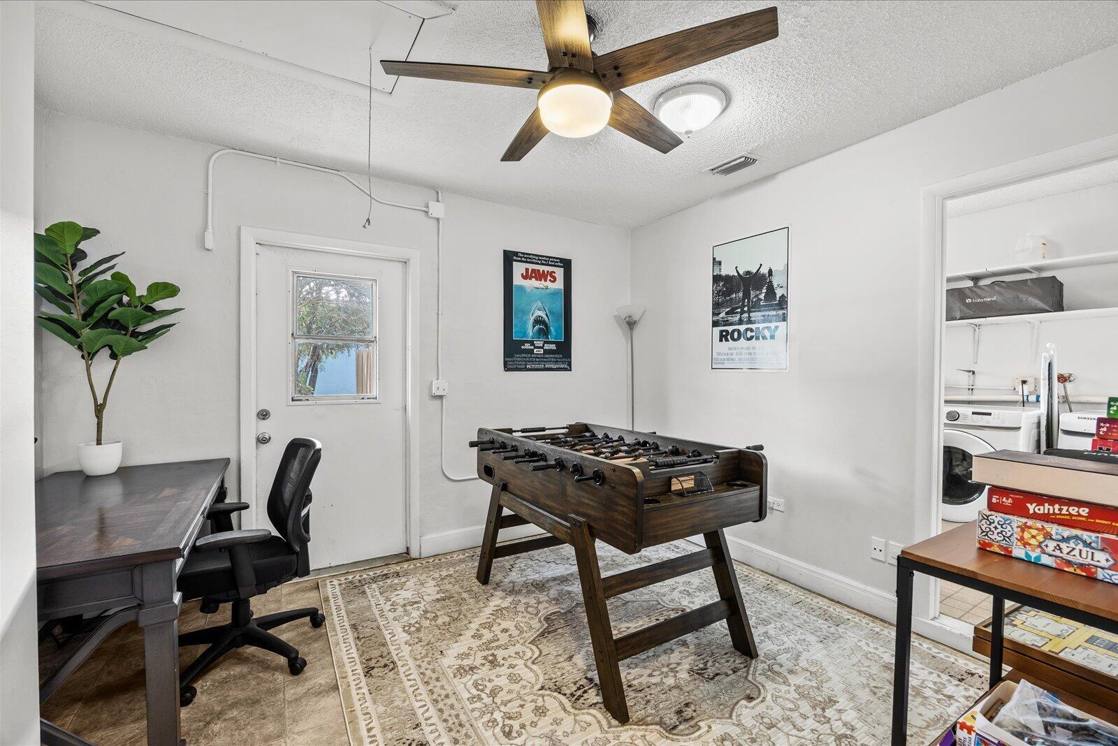 PALM LAKE PARK - Residential