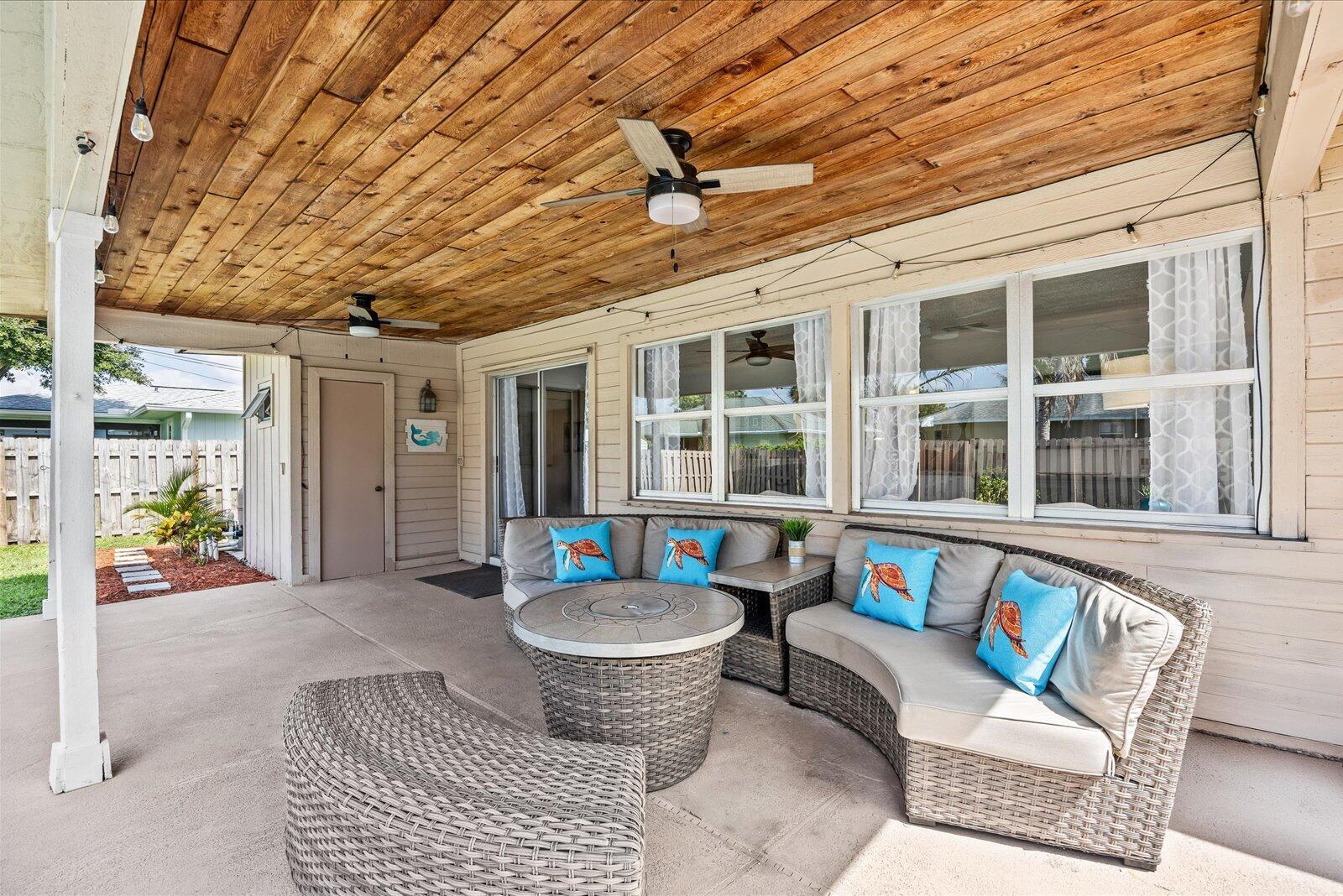 PALM LAKE PARK - Residential