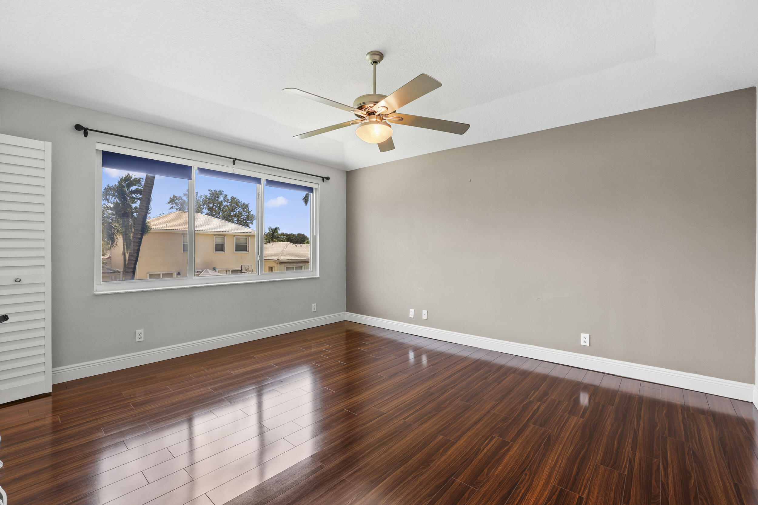 HOLIDAY SPRINGS EAST - Residential