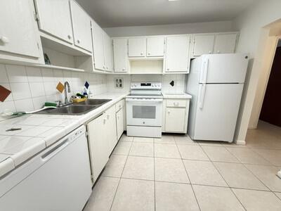 STRATFORD CONDOMINIUM - Residential Lease