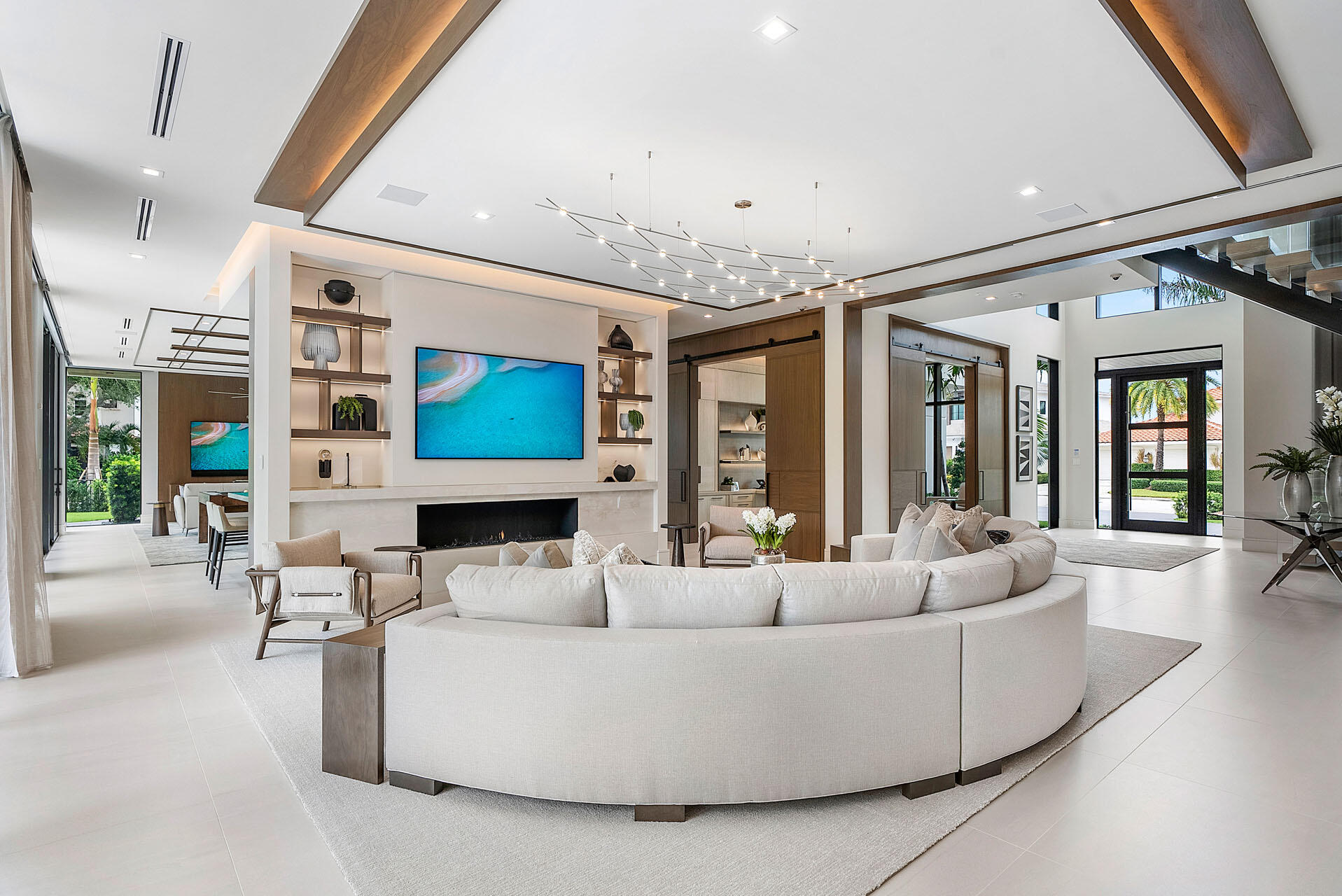 ROYAL PALM YACHT & COUNTRY CLUB - Residential
