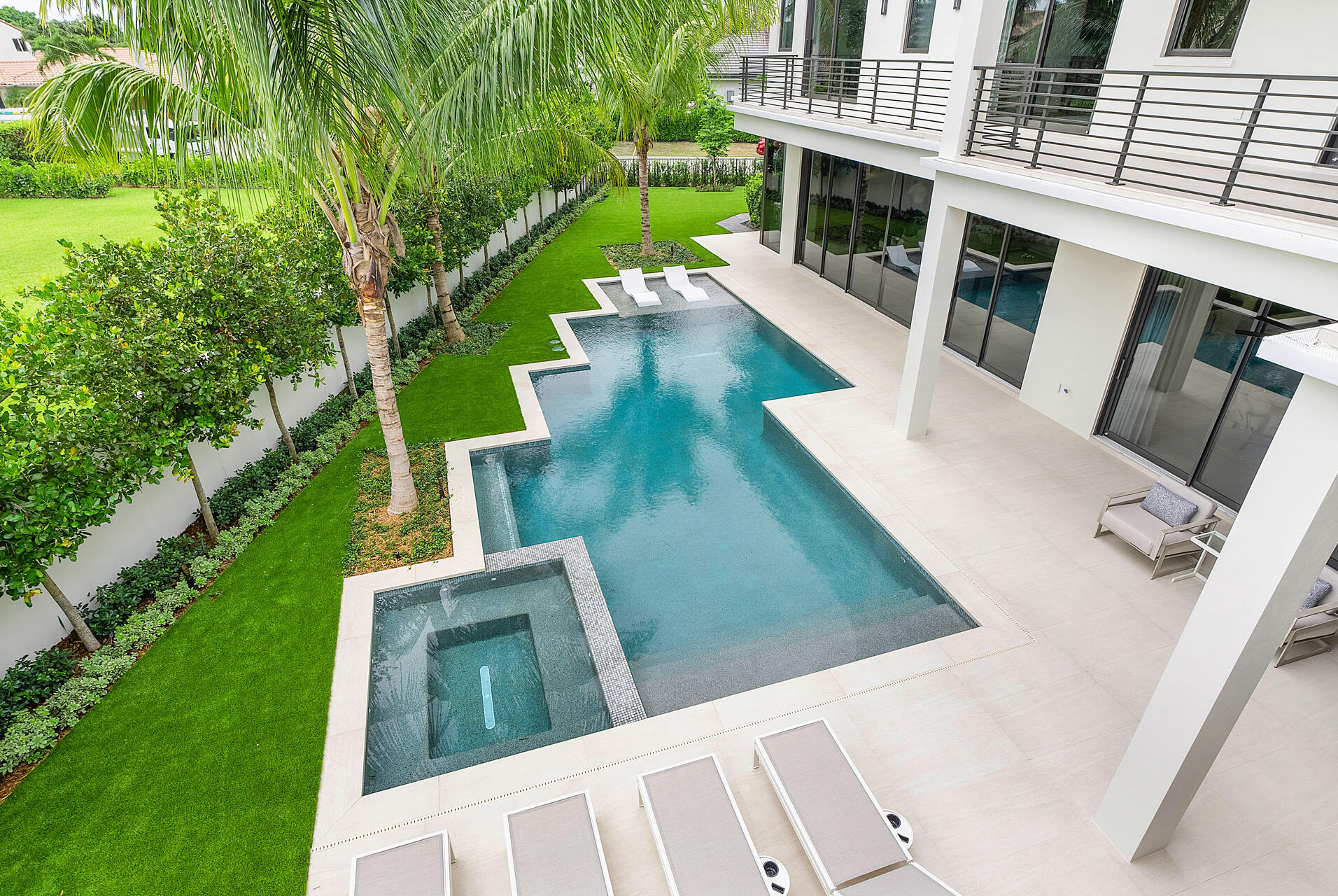 ROYAL PALM YACHT & COUNTRY CLUB - Residential