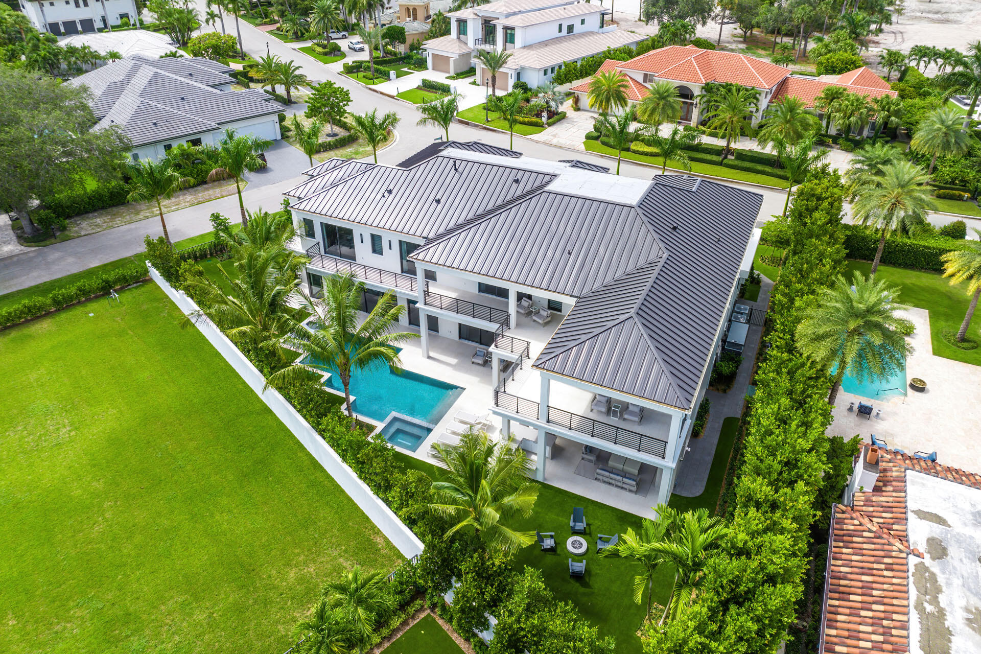 ROYAL PALM YACHT & COUNTRY CLUB - Residential