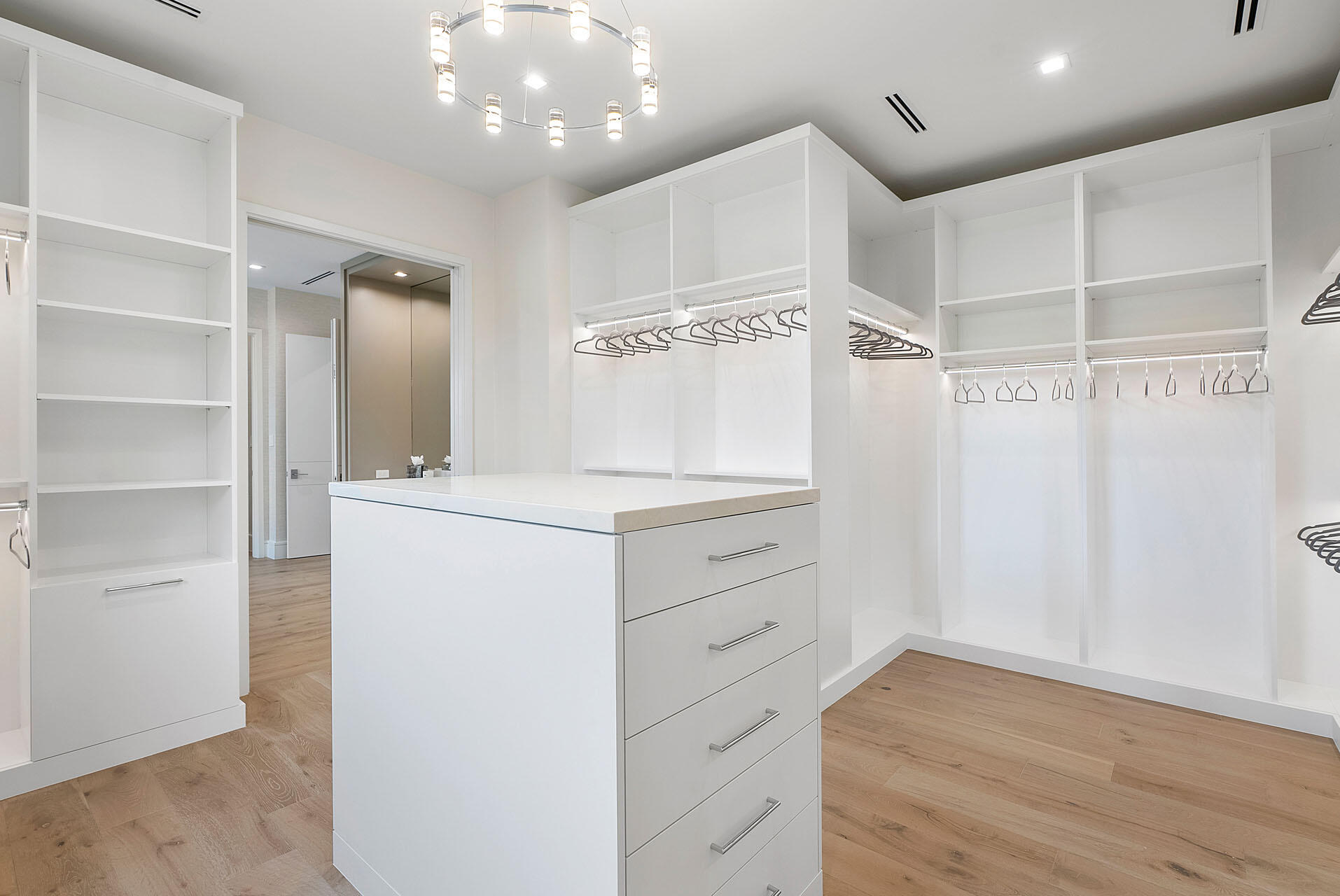 ROYAL PALM YACHT & COUNTRY CLUB - Residential