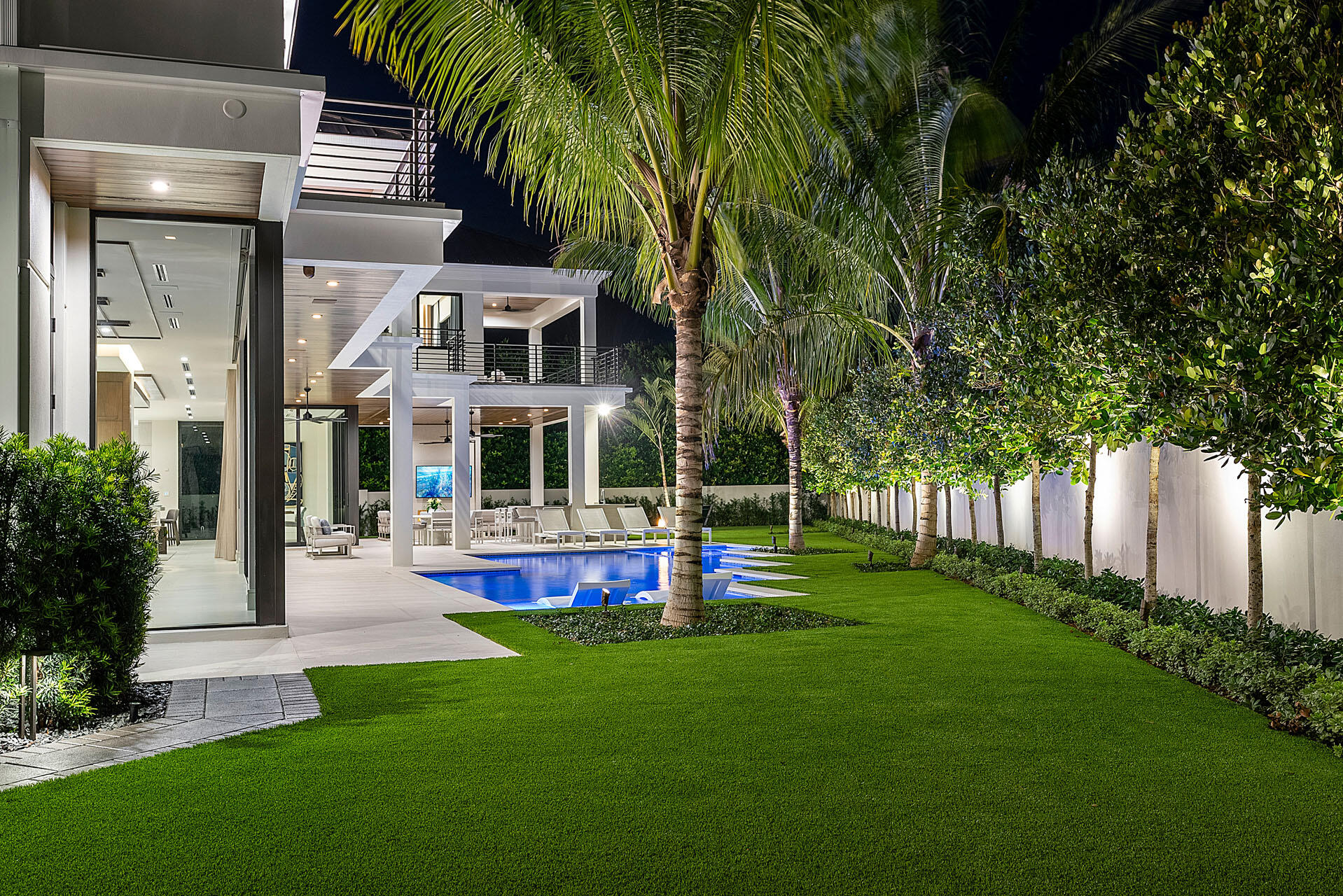 ROYAL PALM YACHT & COUNTRY CLUB - Residential