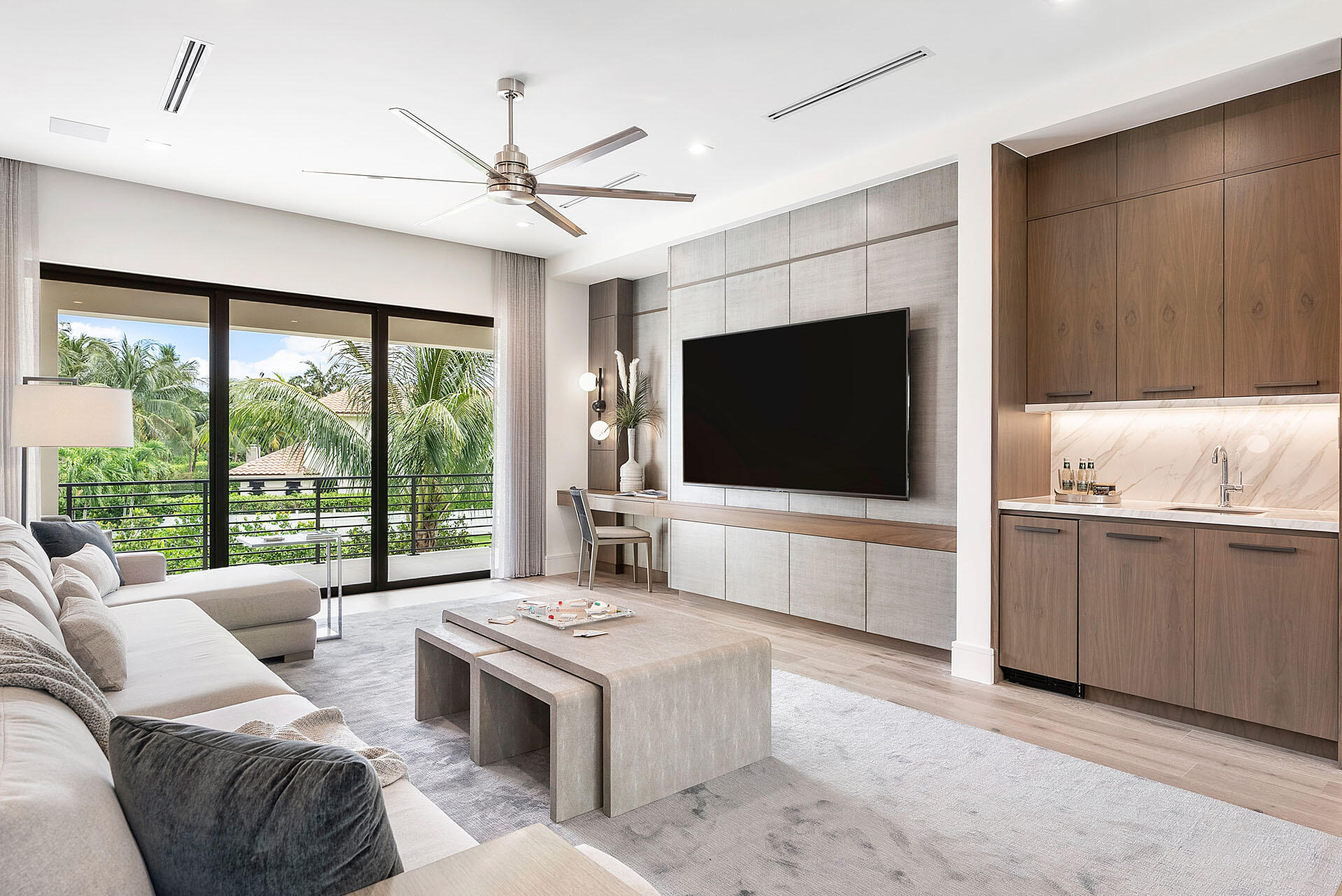 ROYAL PALM YACHT & COUNTRY CLUB - Residential