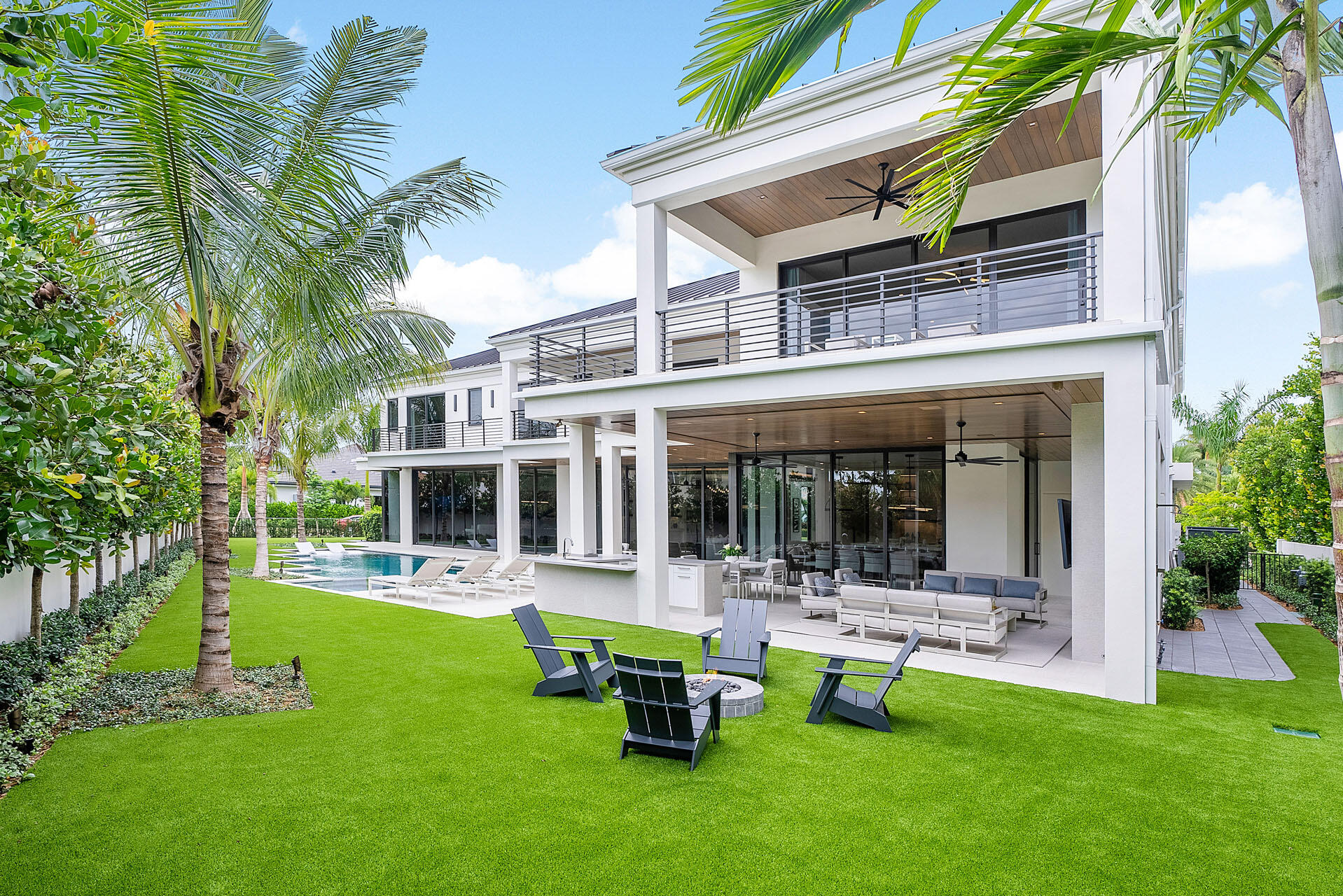 ROYAL PALM YACHT & COUNTRY CLUB - Residential