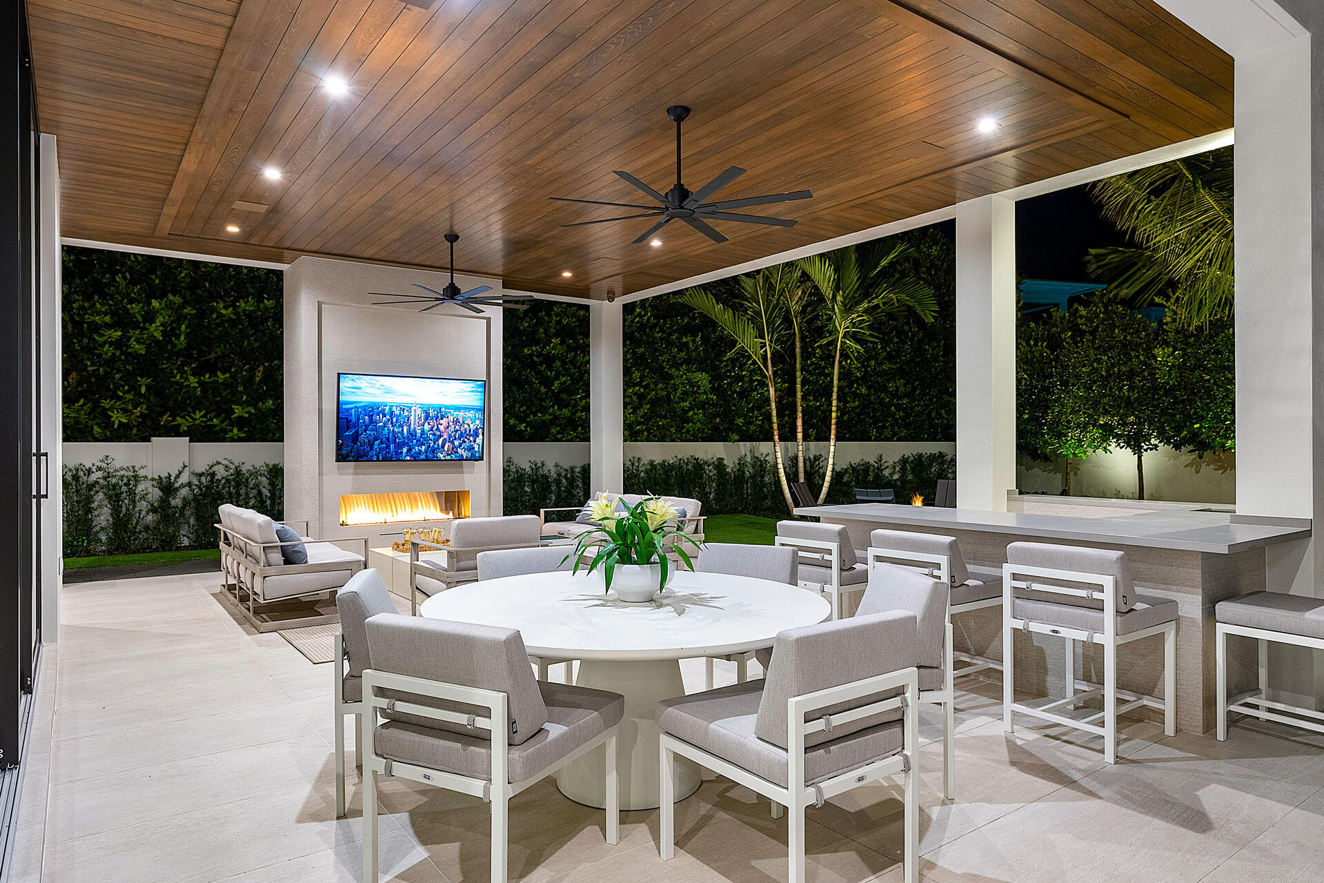 ROYAL PALM YACHT & COUNTRY CLUB - Residential