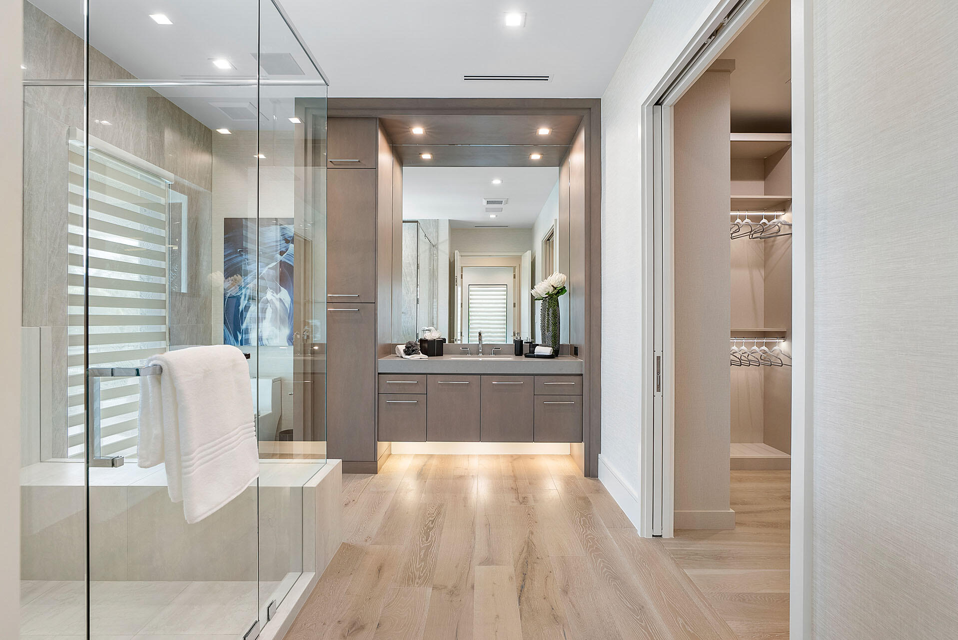 ROYAL PALM YACHT & COUNTRY CLUB - Residential