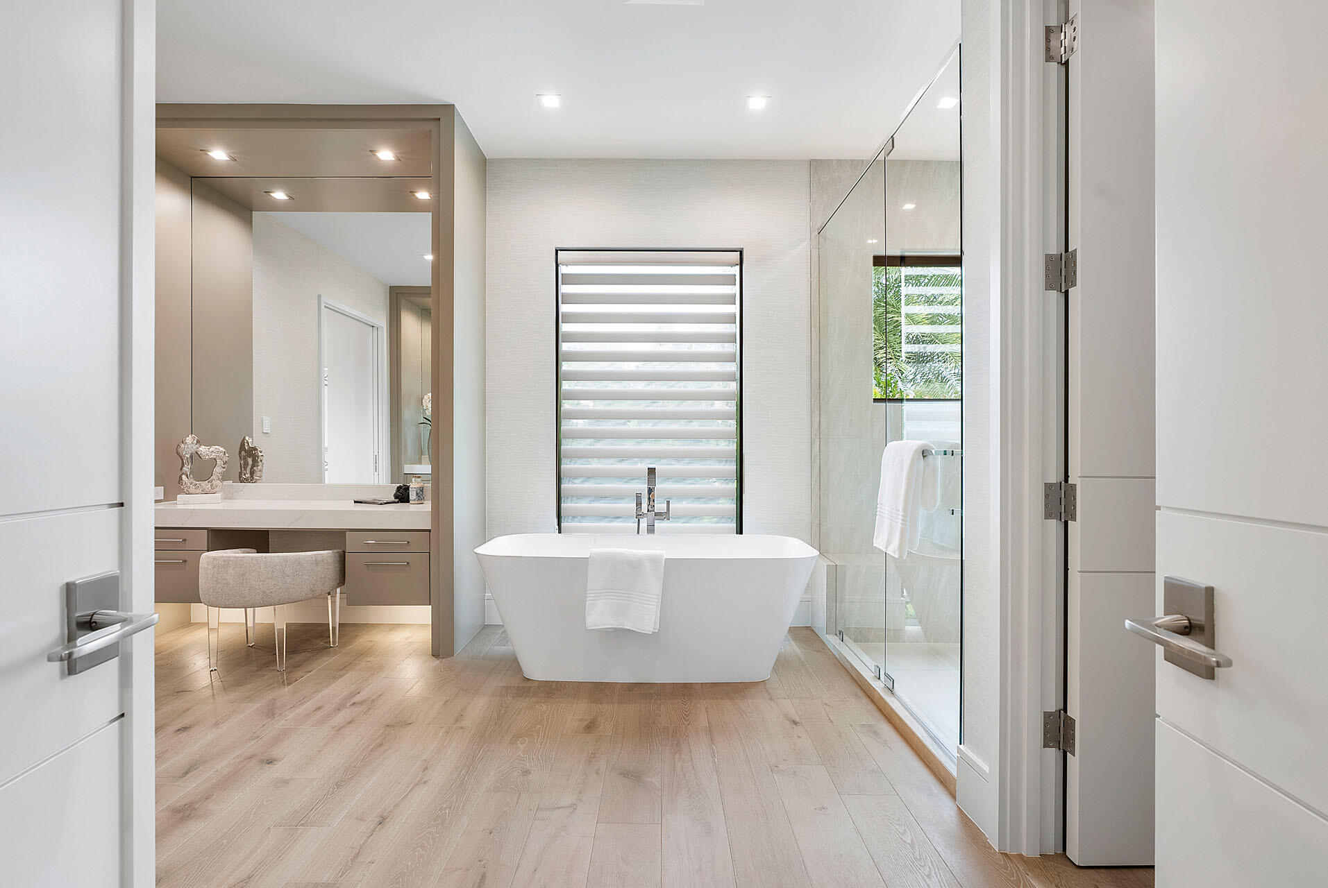 ROYAL PALM YACHT & COUNTRY CLUB - Residential