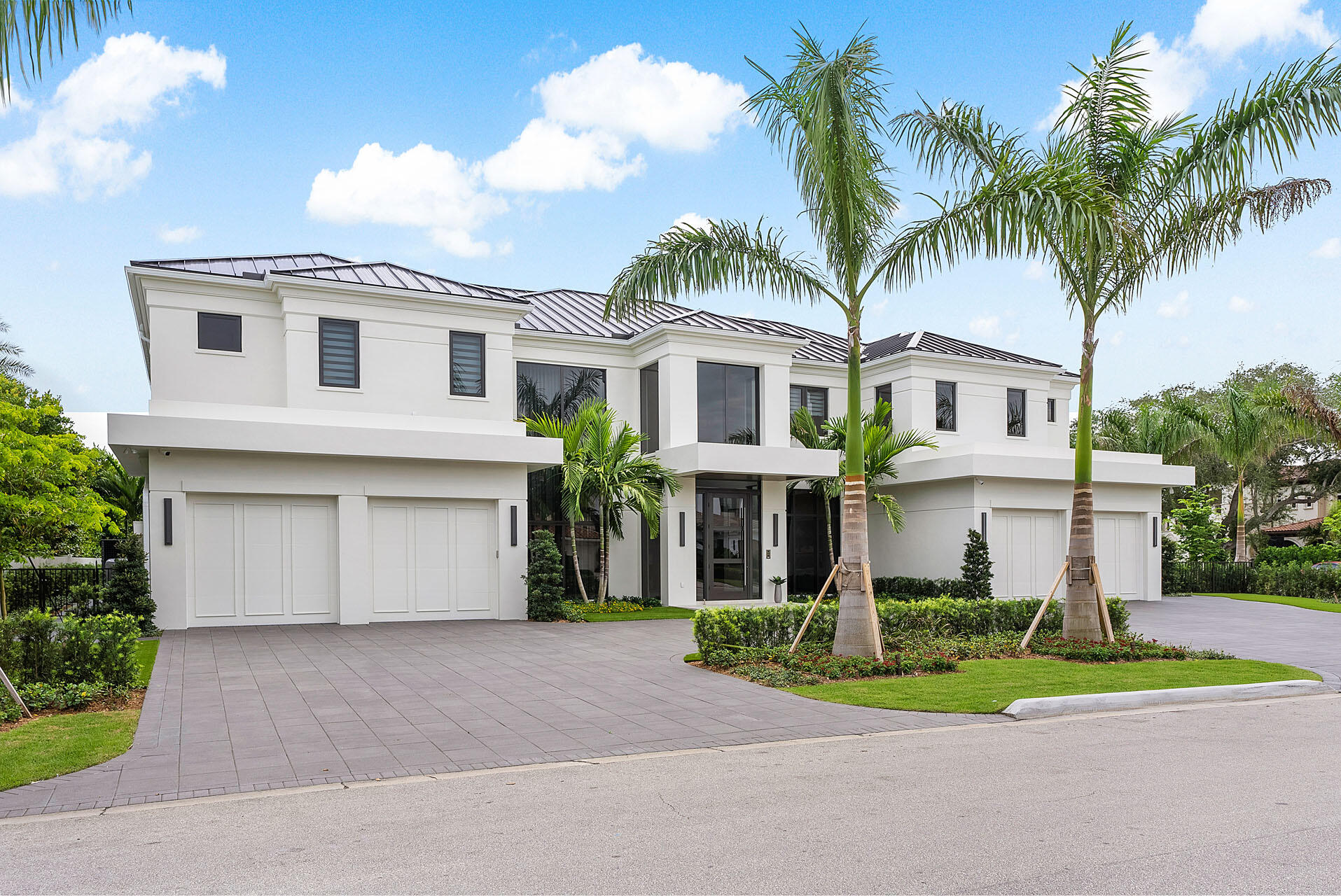 ROYAL PALM YACHT & COUNTRY CLUB - Residential