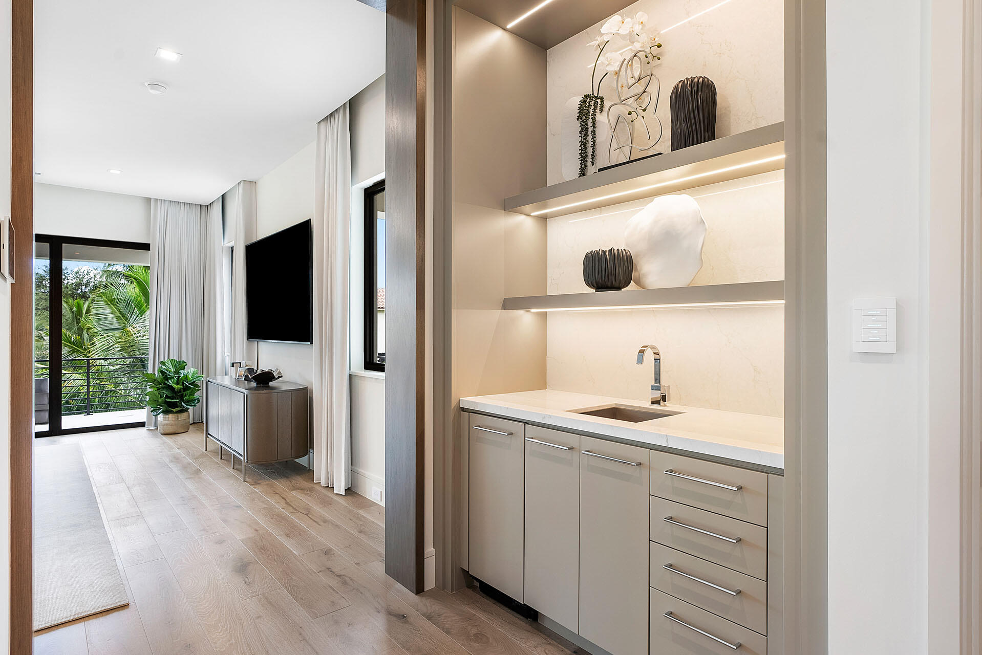 ROYAL PALM YACHT & COUNTRY CLUB - Residential