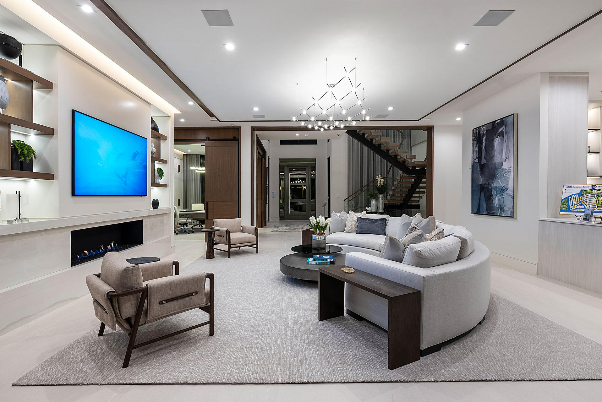 ROYAL PALM YACHT & COUNTRY CLUB - Residential