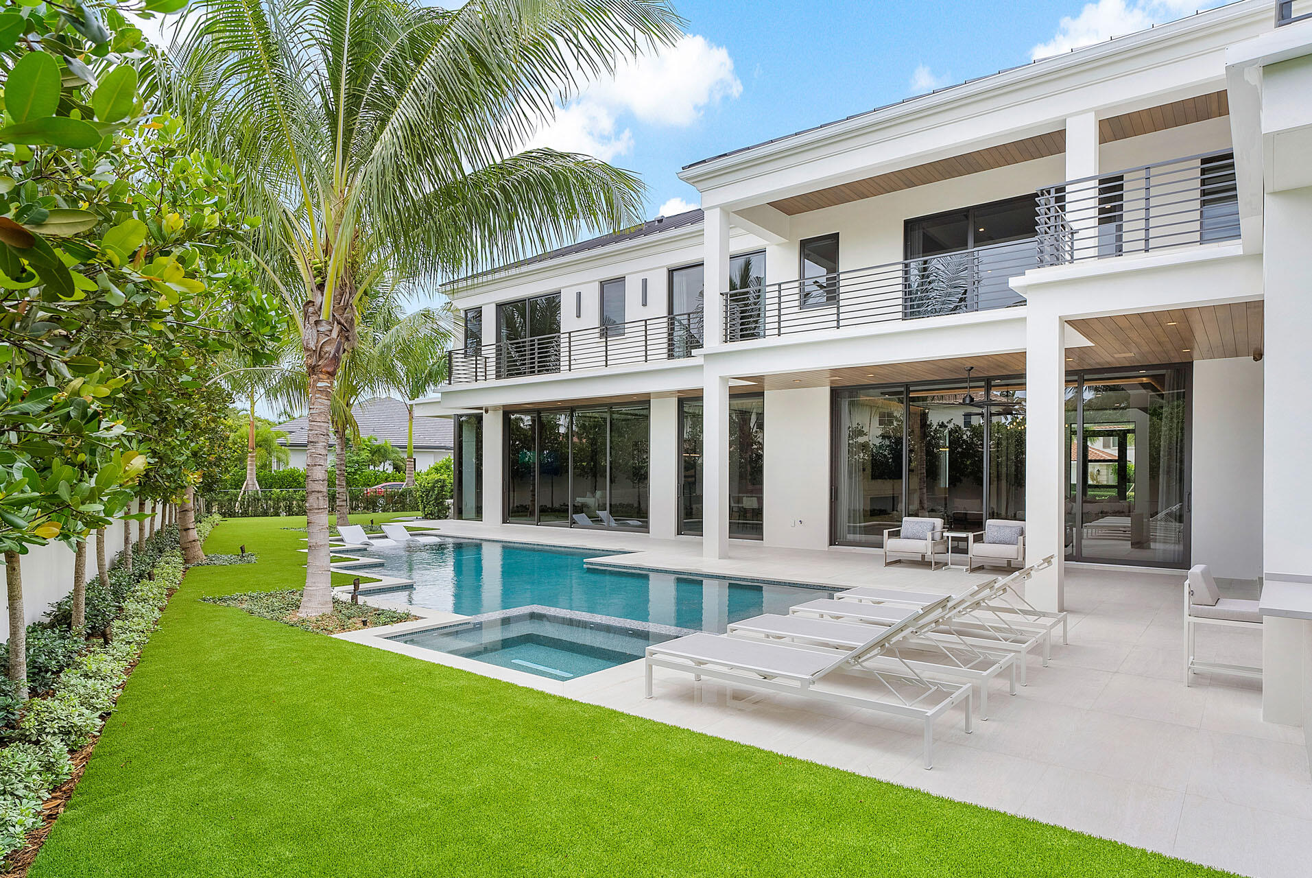 ROYAL PALM YACHT & COUNTRY CLUB - Residential