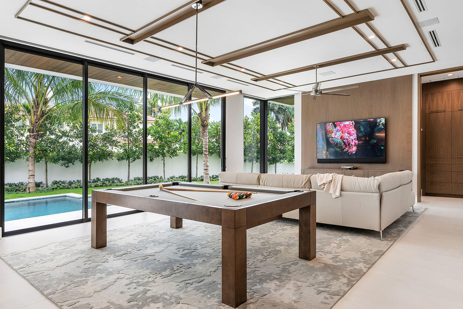ROYAL PALM YACHT & COUNTRY CLUB - Residential