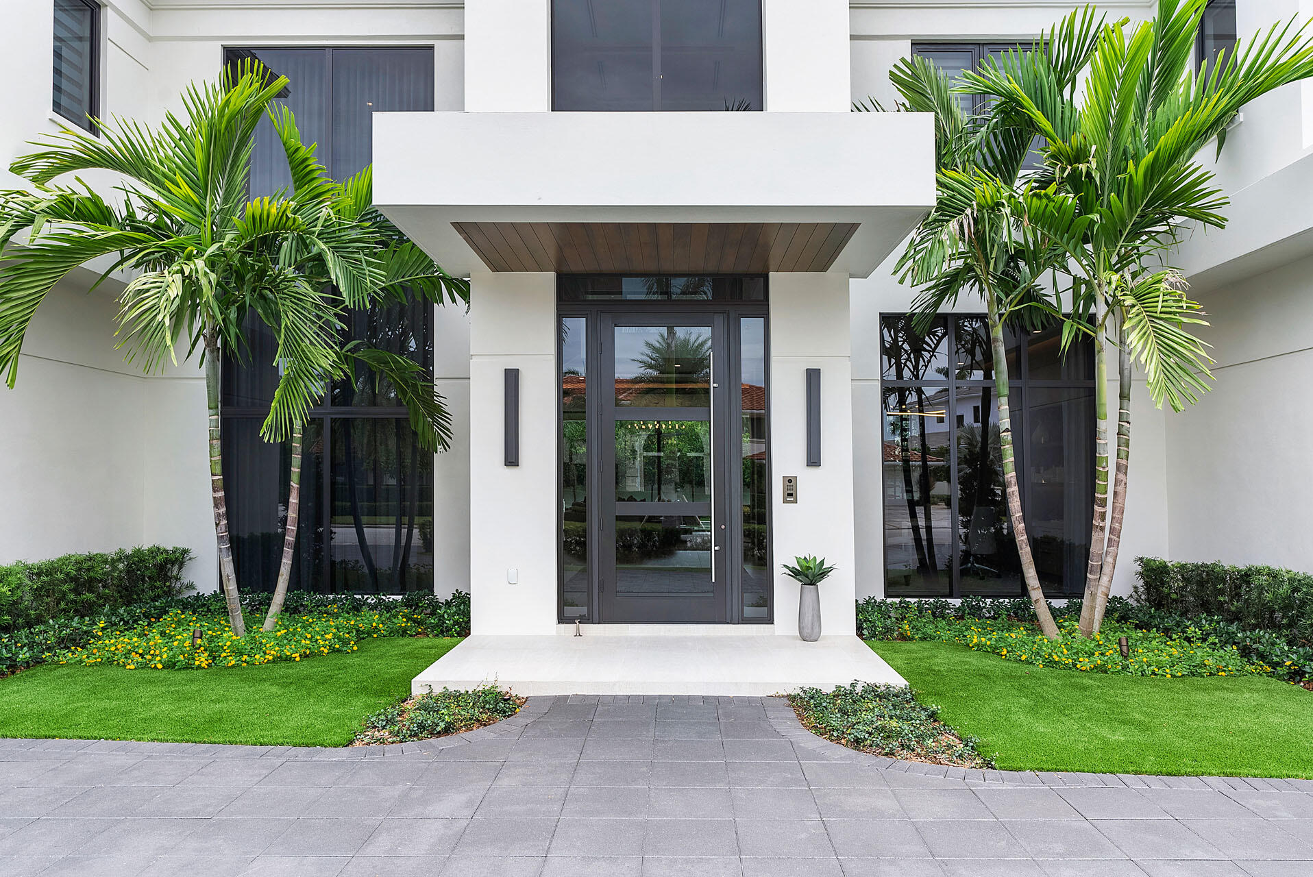 ROYAL PALM YACHT & COUNTRY CLUB - Residential
