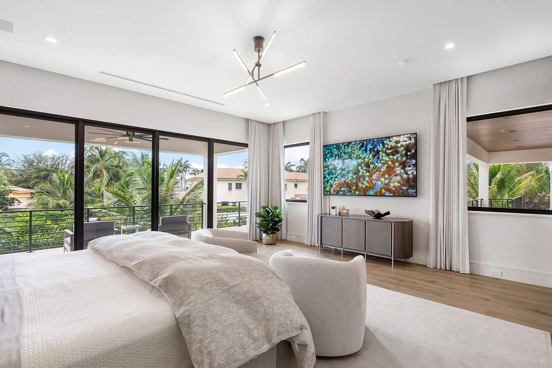 ROYAL PALM YACHT & COUNTRY CLUB - Residential