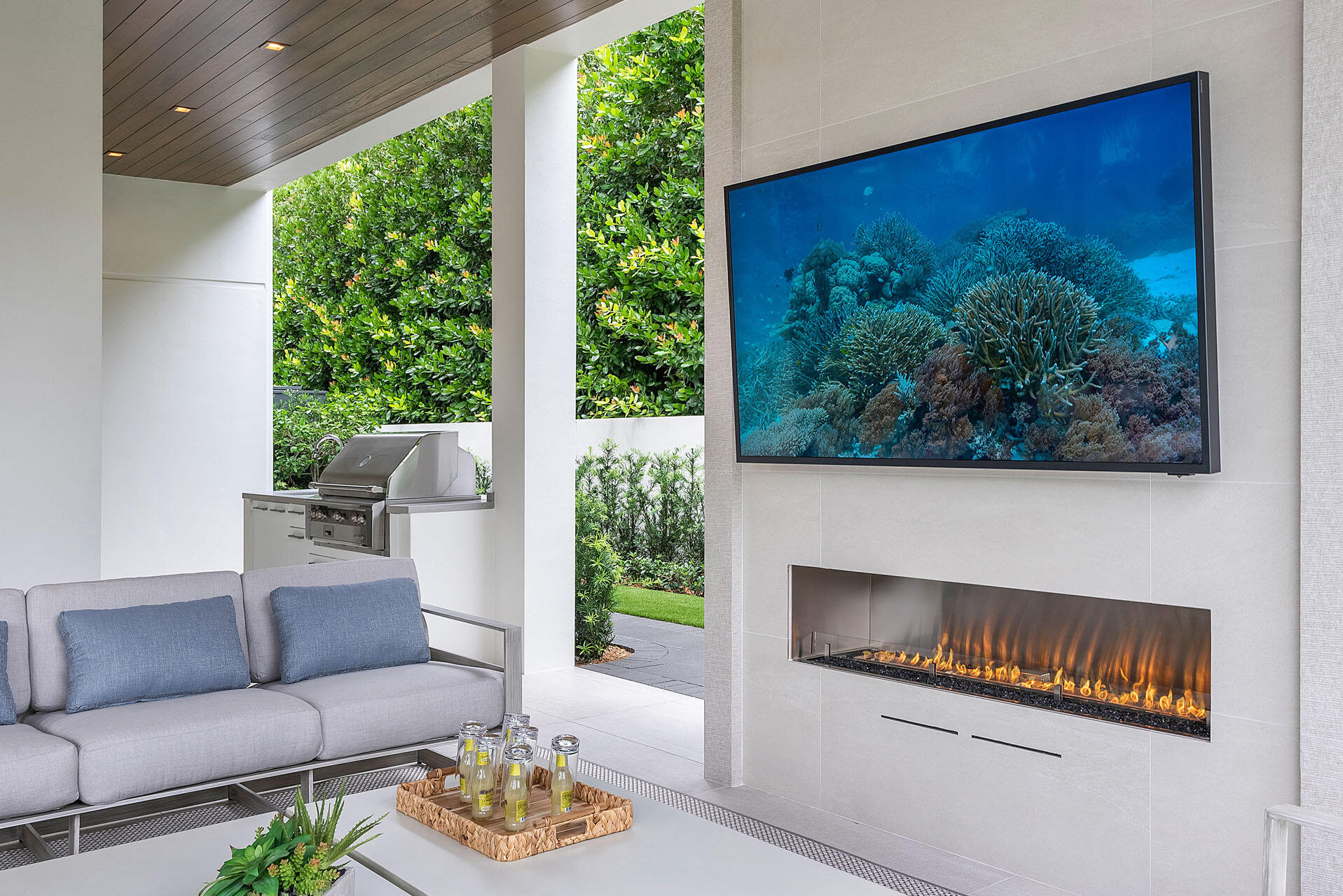 ROYAL PALM YACHT & COUNTRY CLUB - Residential