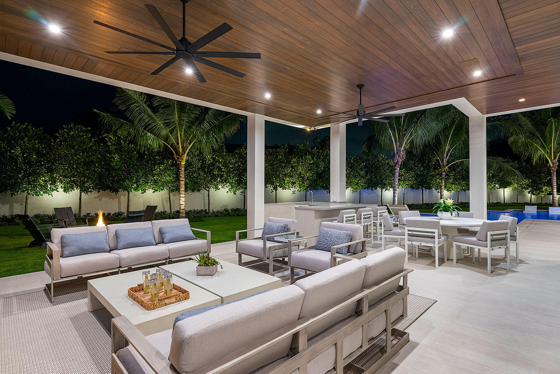 ROYAL PALM YACHT & COUNTRY CLUB - Residential