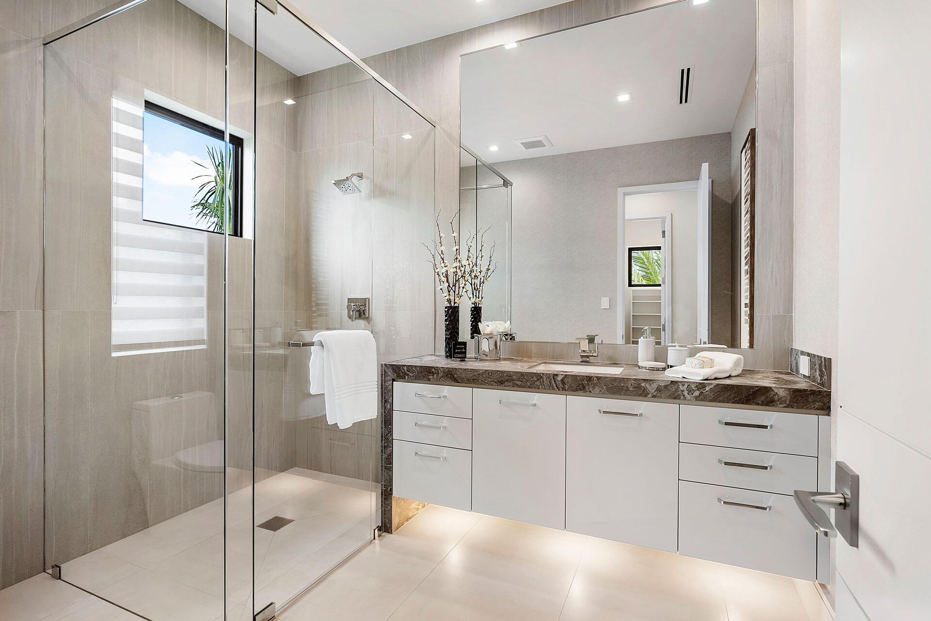 ROYAL PALM YACHT & COUNTRY CLUB - Residential