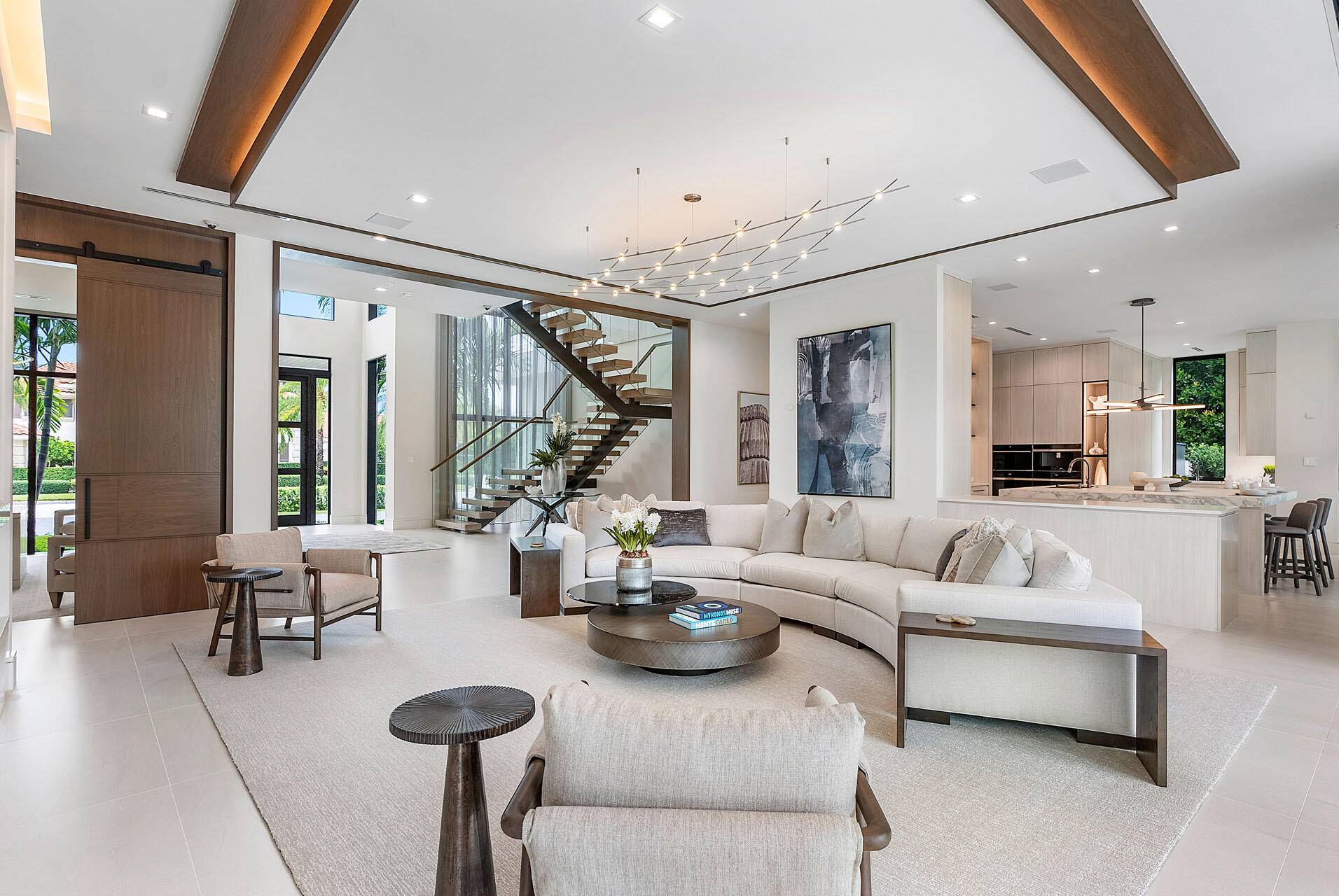 ROYAL PALM YACHT & COUNTRY CLUB - Residential