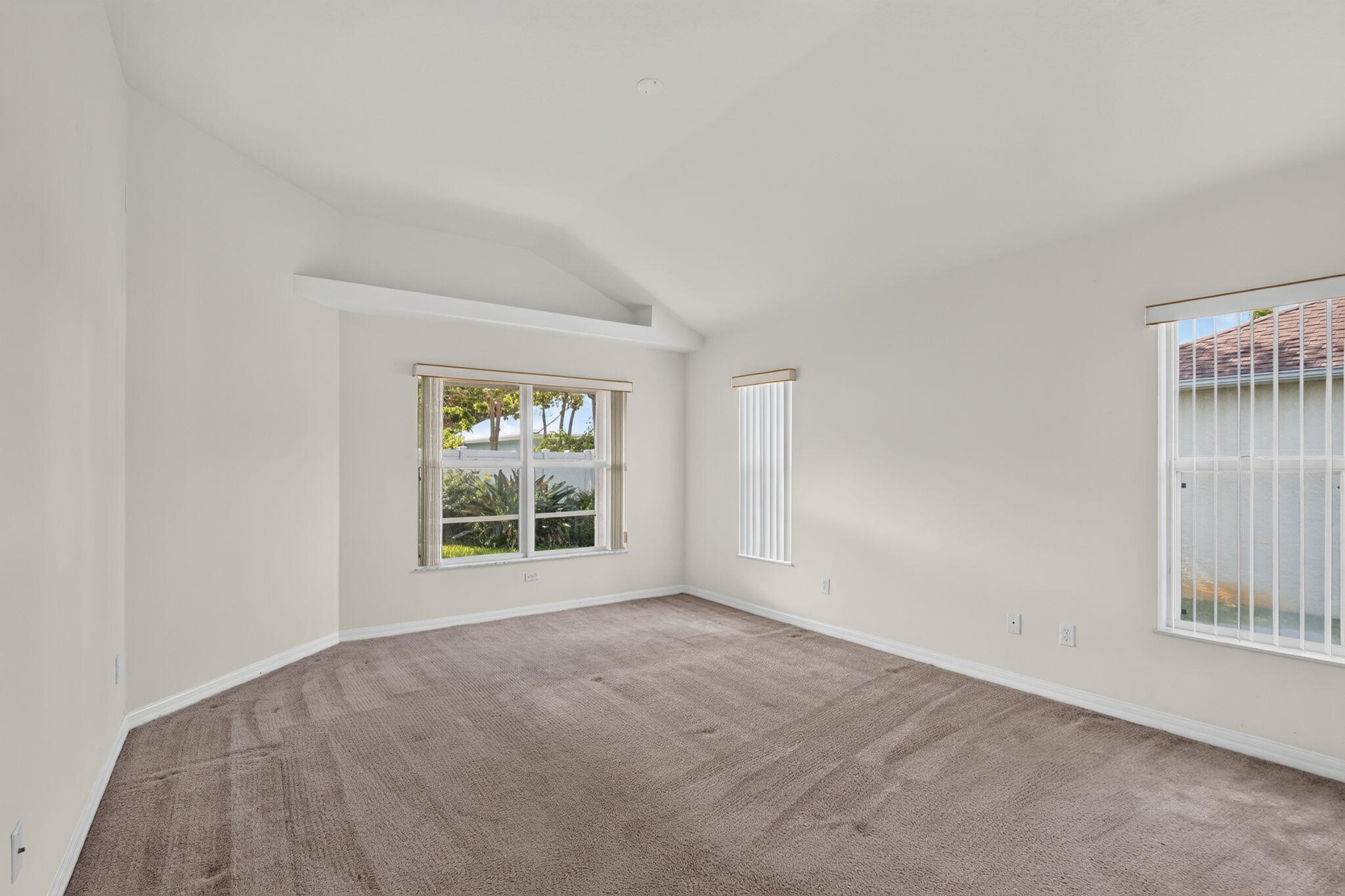 LAKE LUCIE ESTATES - Residential