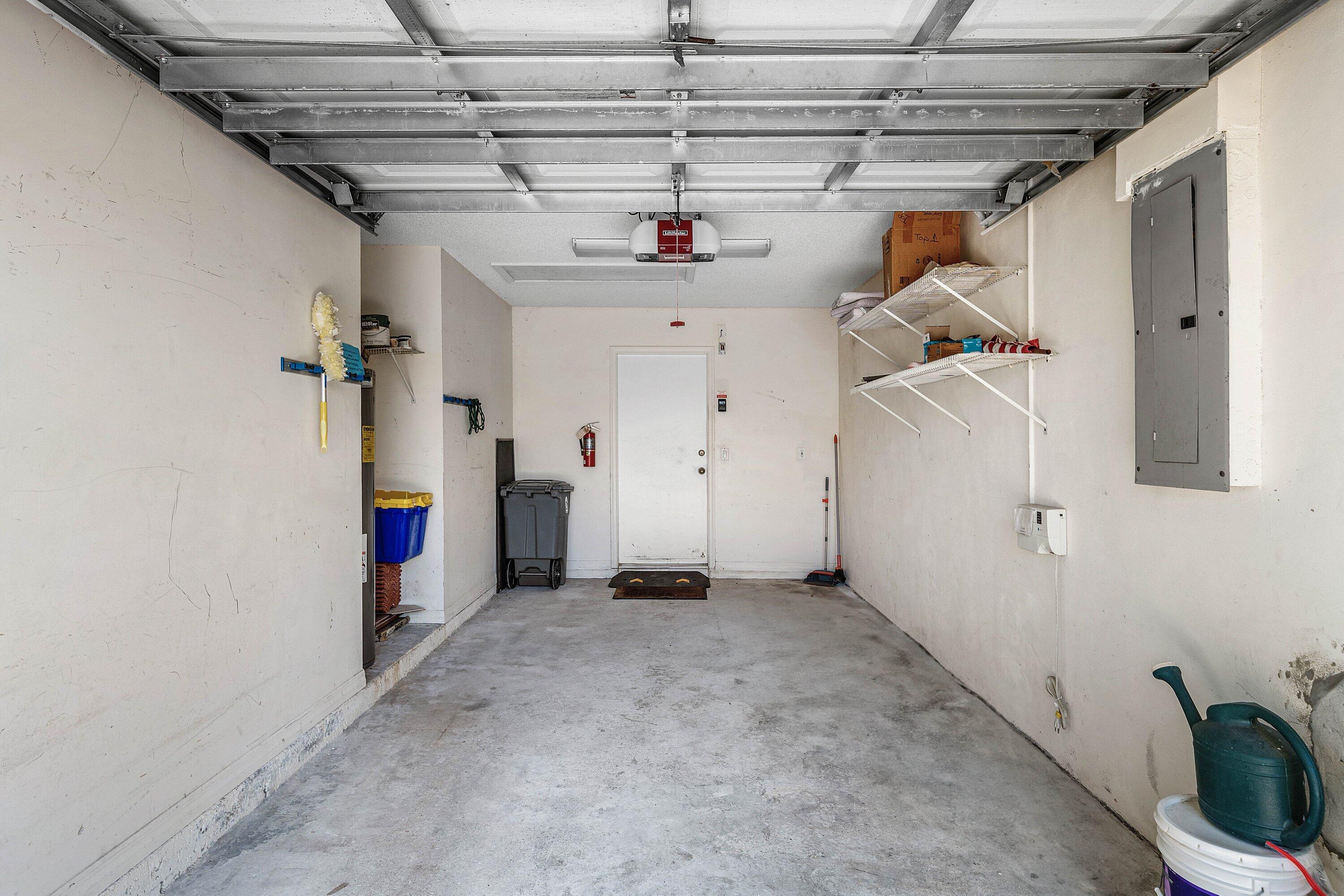 FLORAL LAKES 1 - Residential Lease