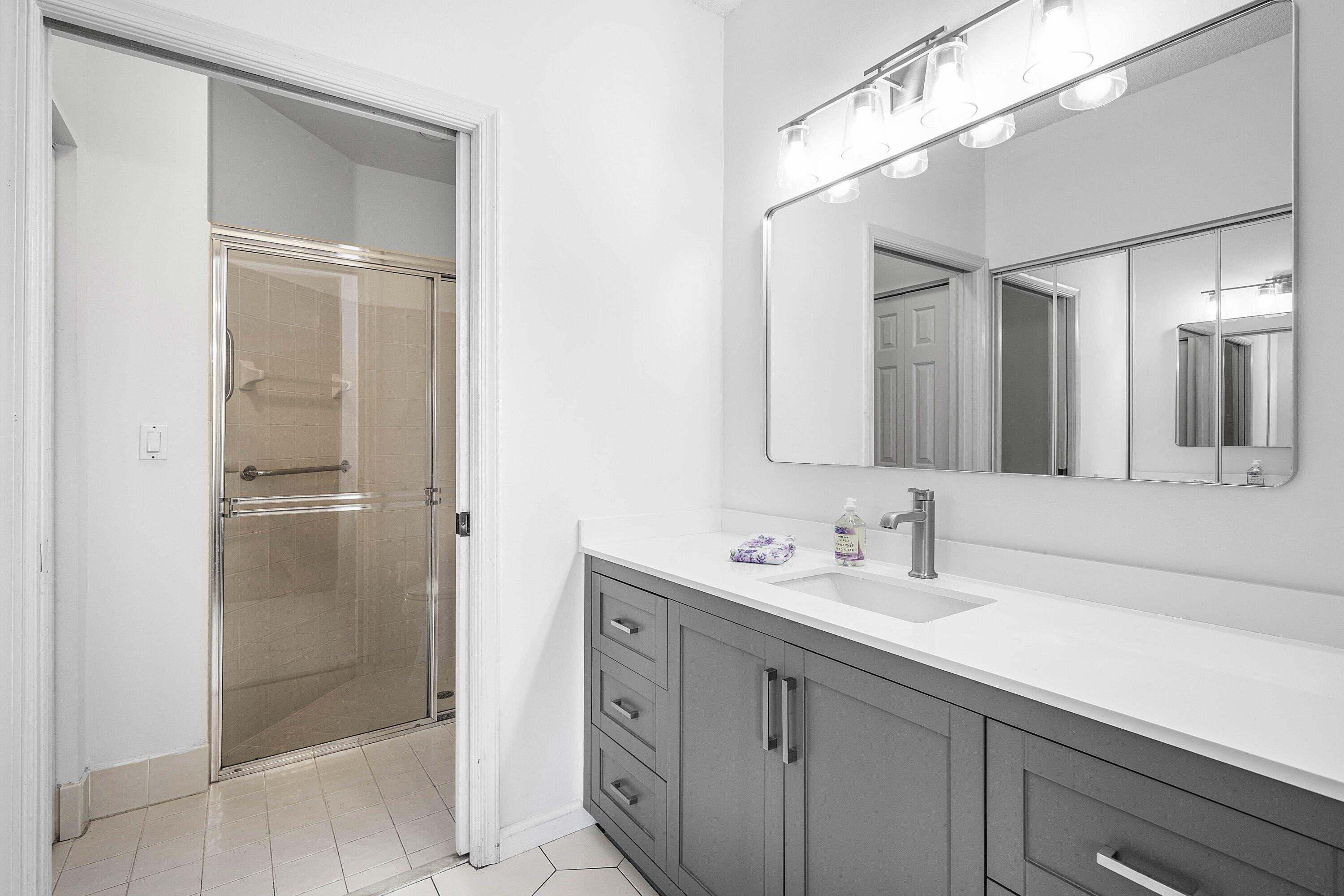 FLORAL LAKES 1 - Residential Lease