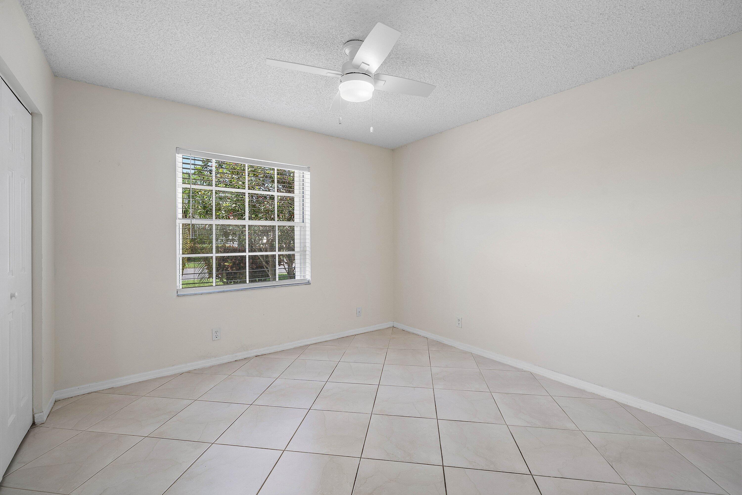 FLORAL LAKES 1 - Residential Lease