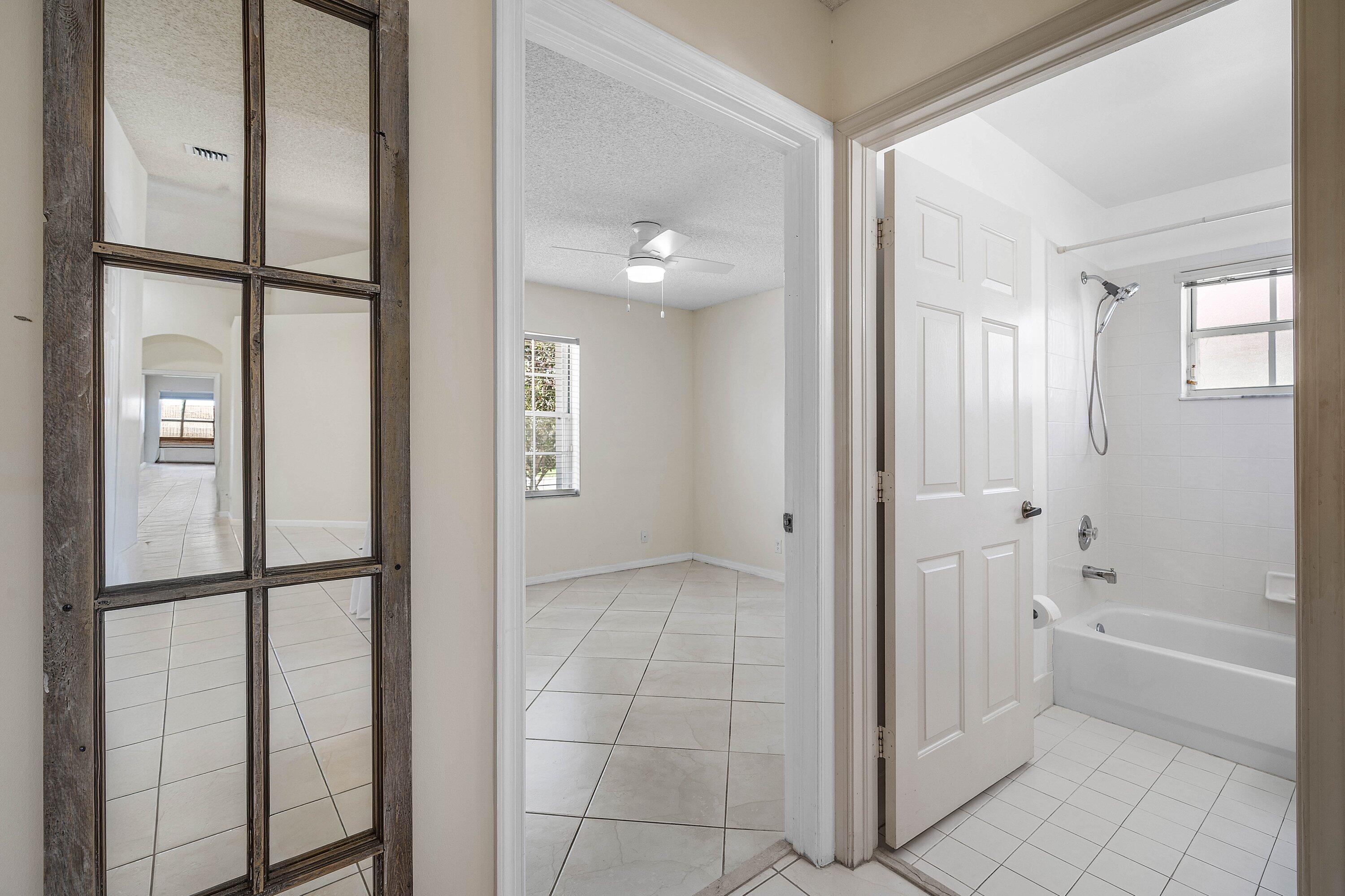 FLORAL LAKES 1 - Residential Lease