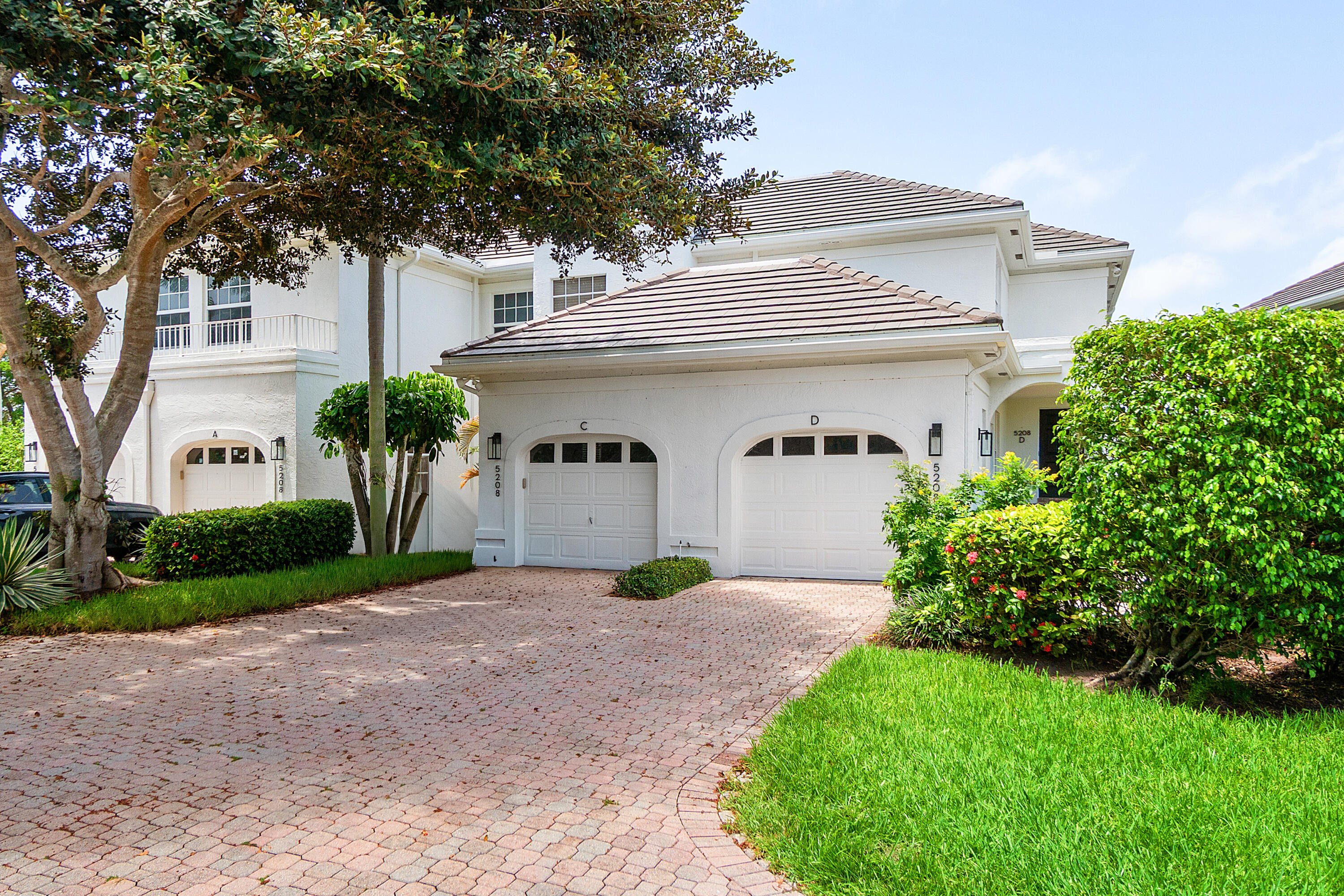CATALINA / POLO CLUB - Residential