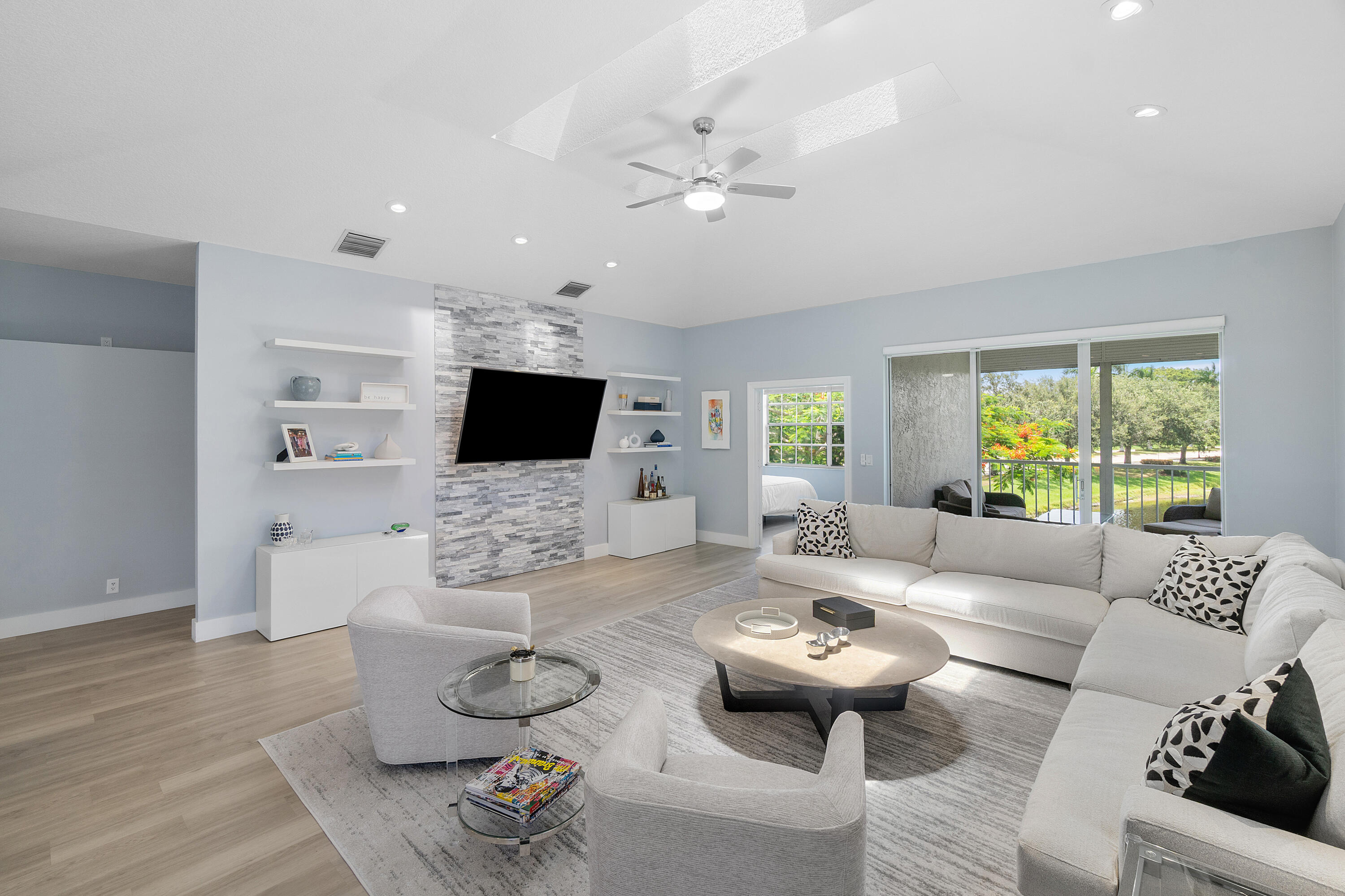 CATALINA / POLO CLUB - Residential