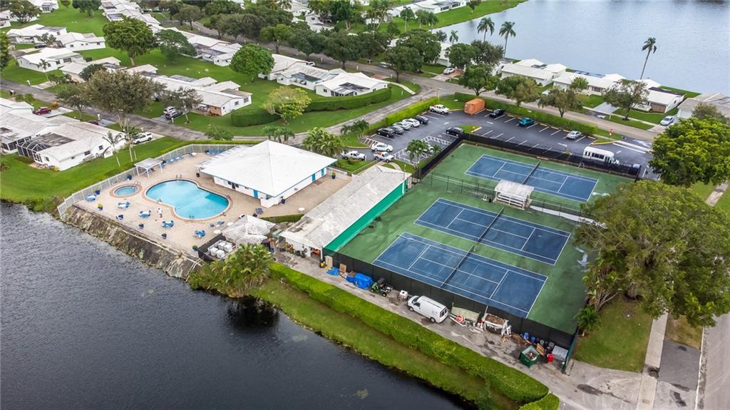 Lauderdale West 3 Sec 83- - Residential