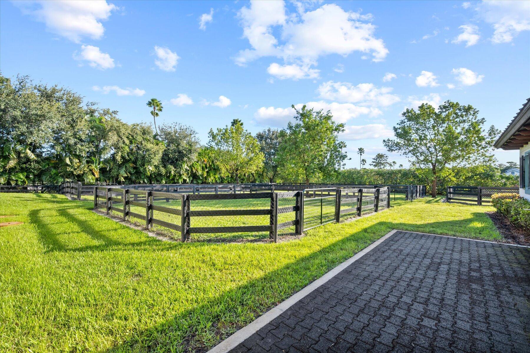 SADDLE TRAIL PARK OF WELLINGTON - Residential