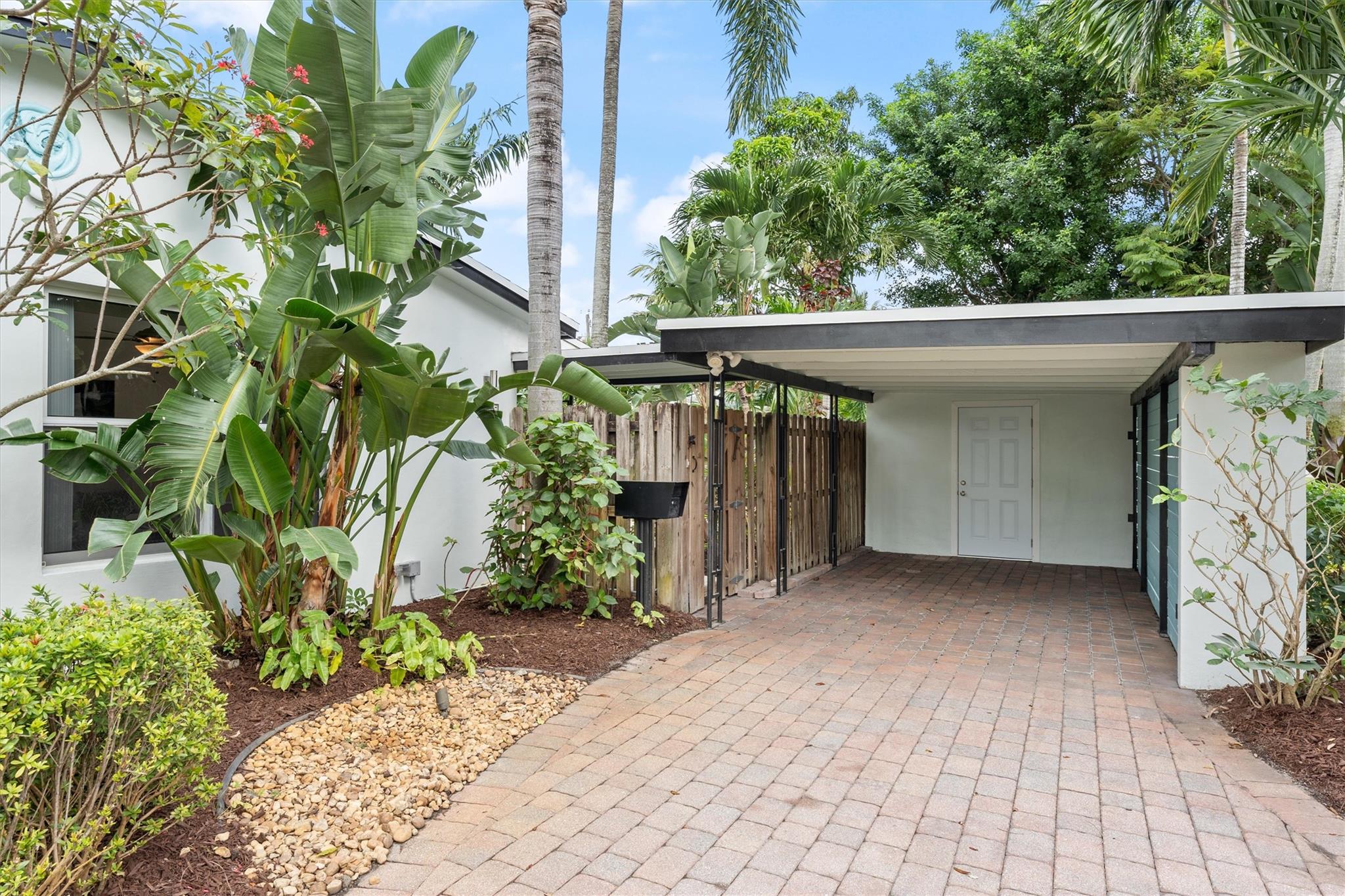 Tropical Manors 33-31 B - Residential
