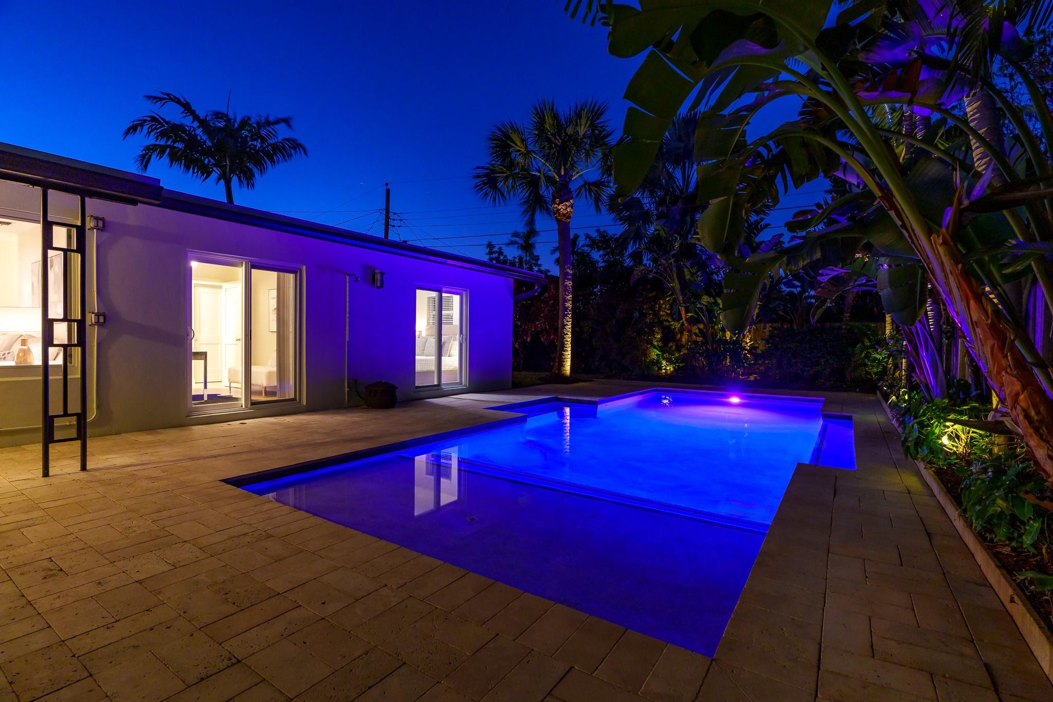 Tropical Manors 33-31 B - Residential