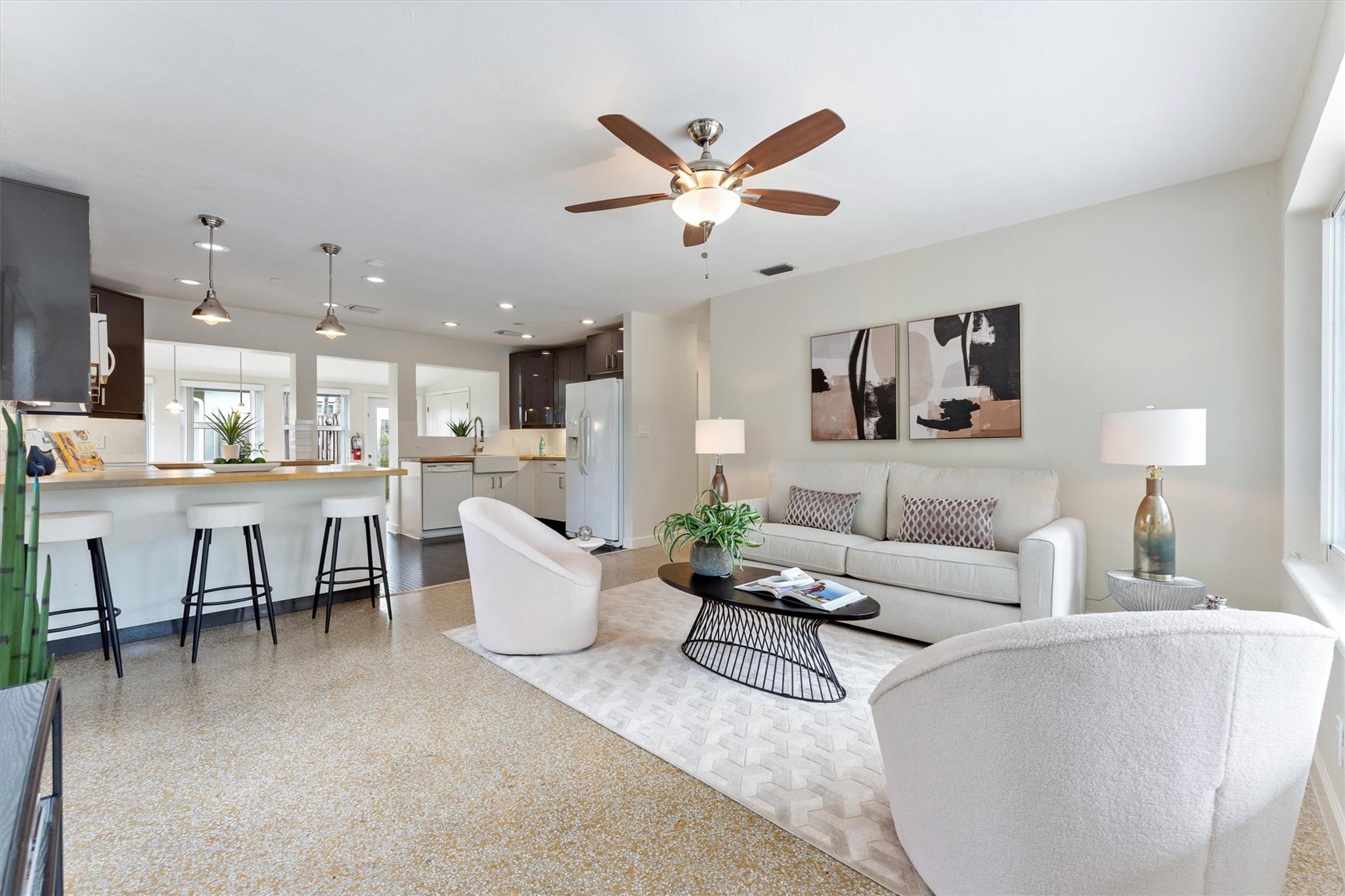 Tropical Manors 33-31 B - Residential
