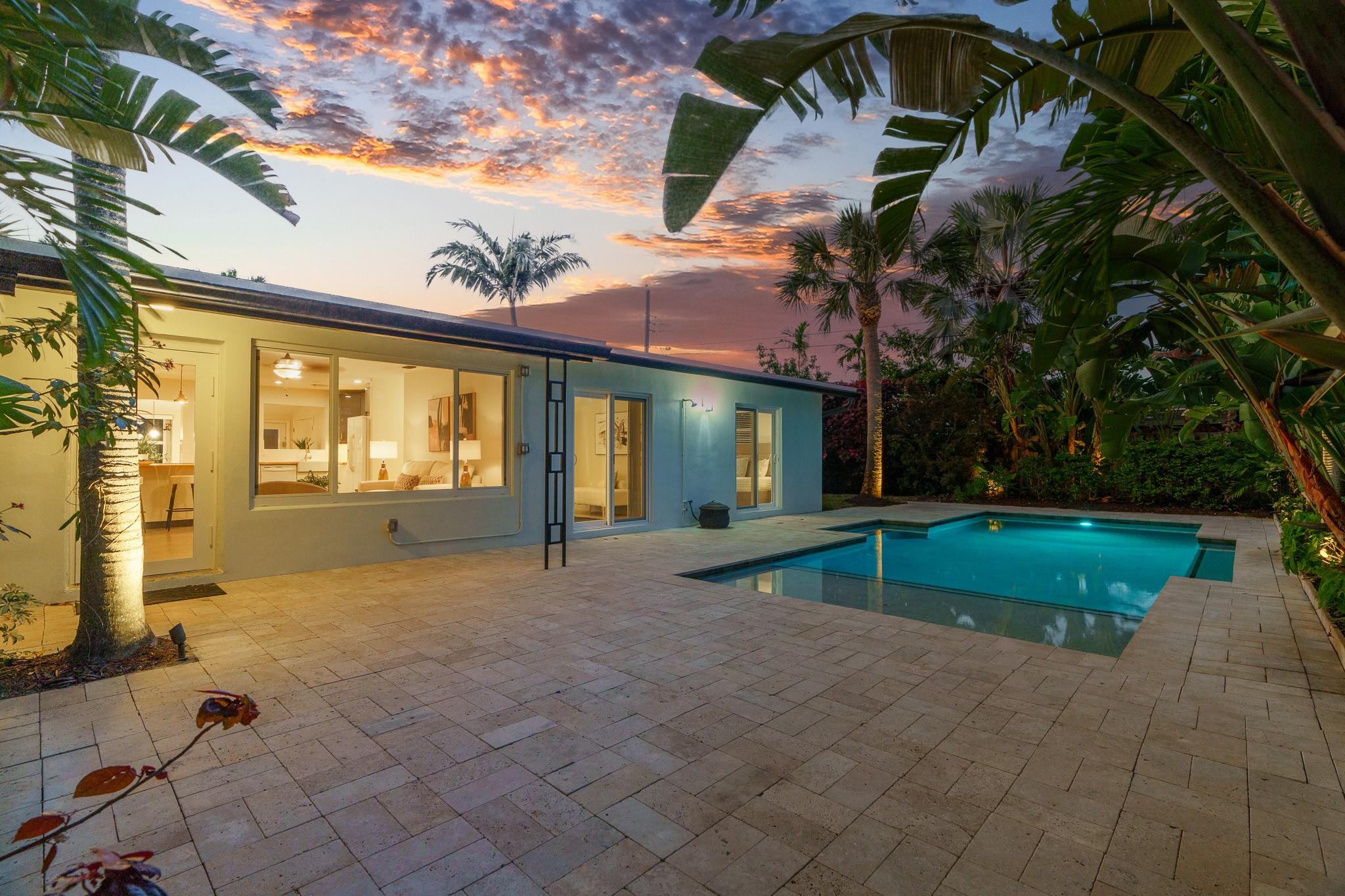 Tropical Manors 33-31 B - Residential