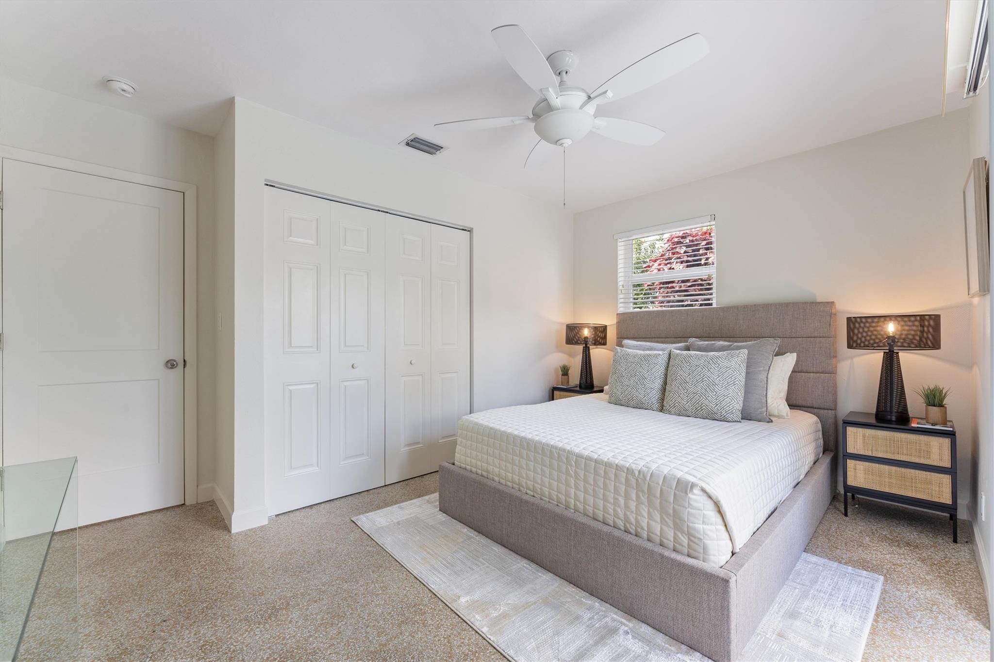 Tropical Manors 33-31 B - Residential