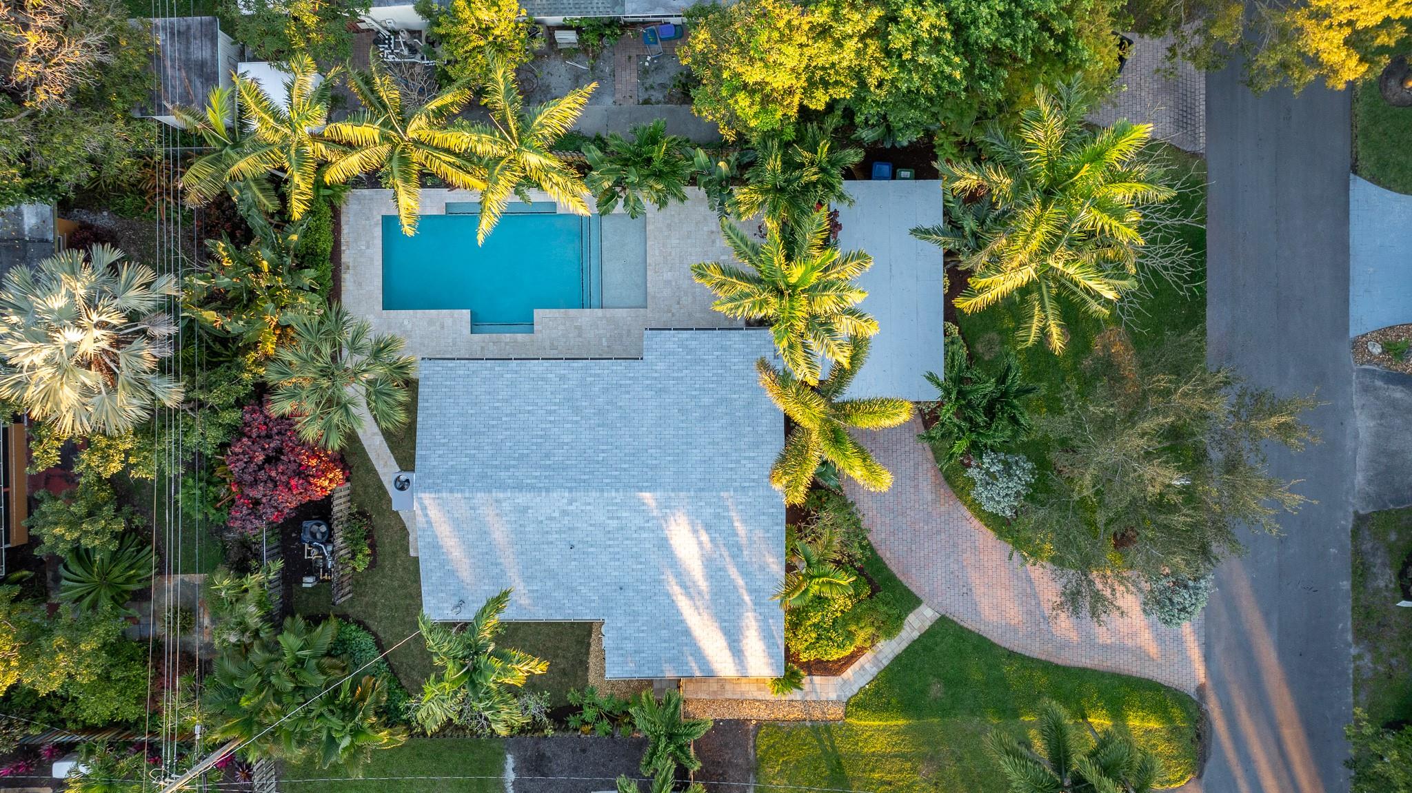 Tropical Manors 33-31 B - Residential