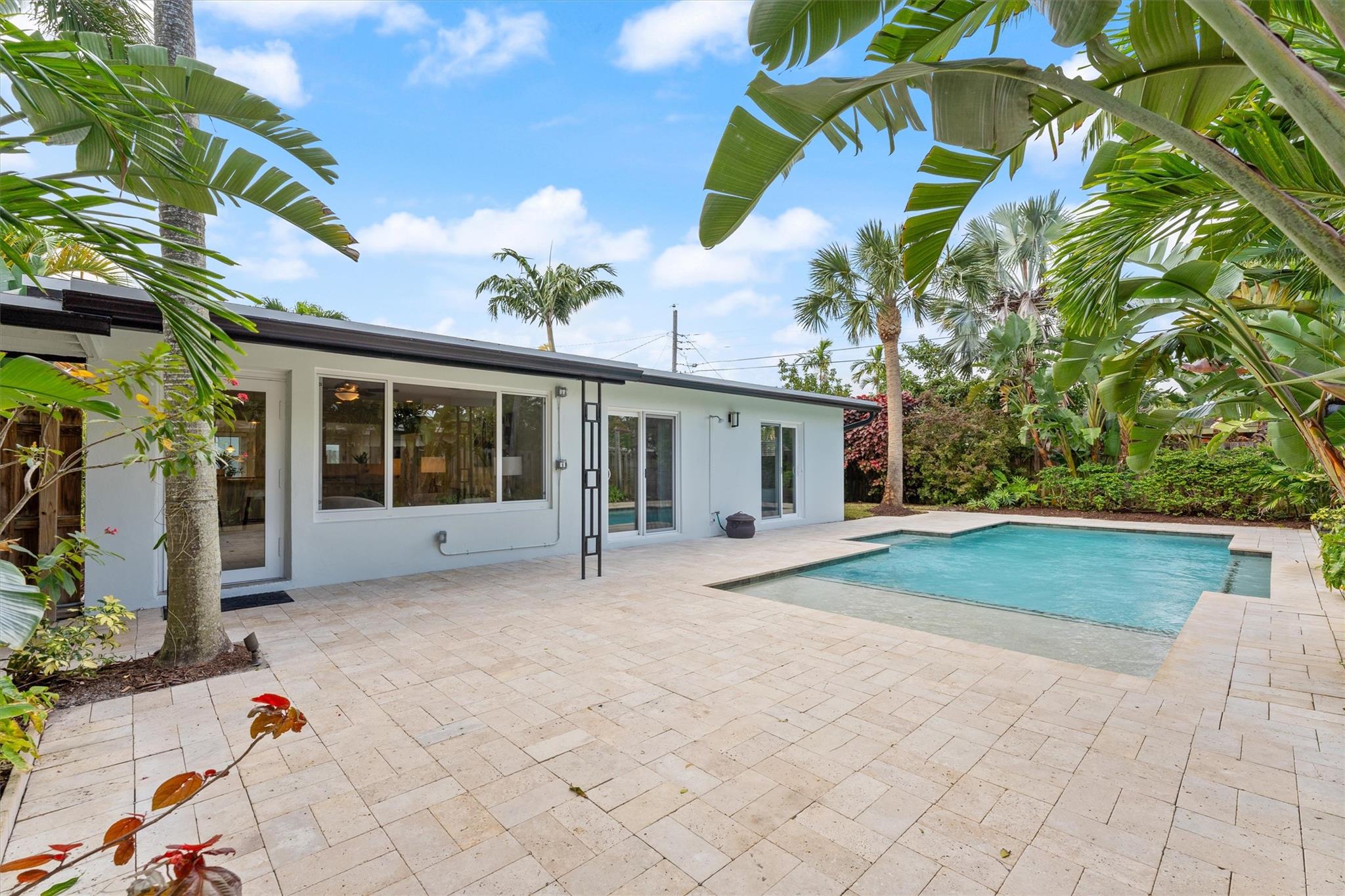 Tropical Manors 33-31 B - Residential