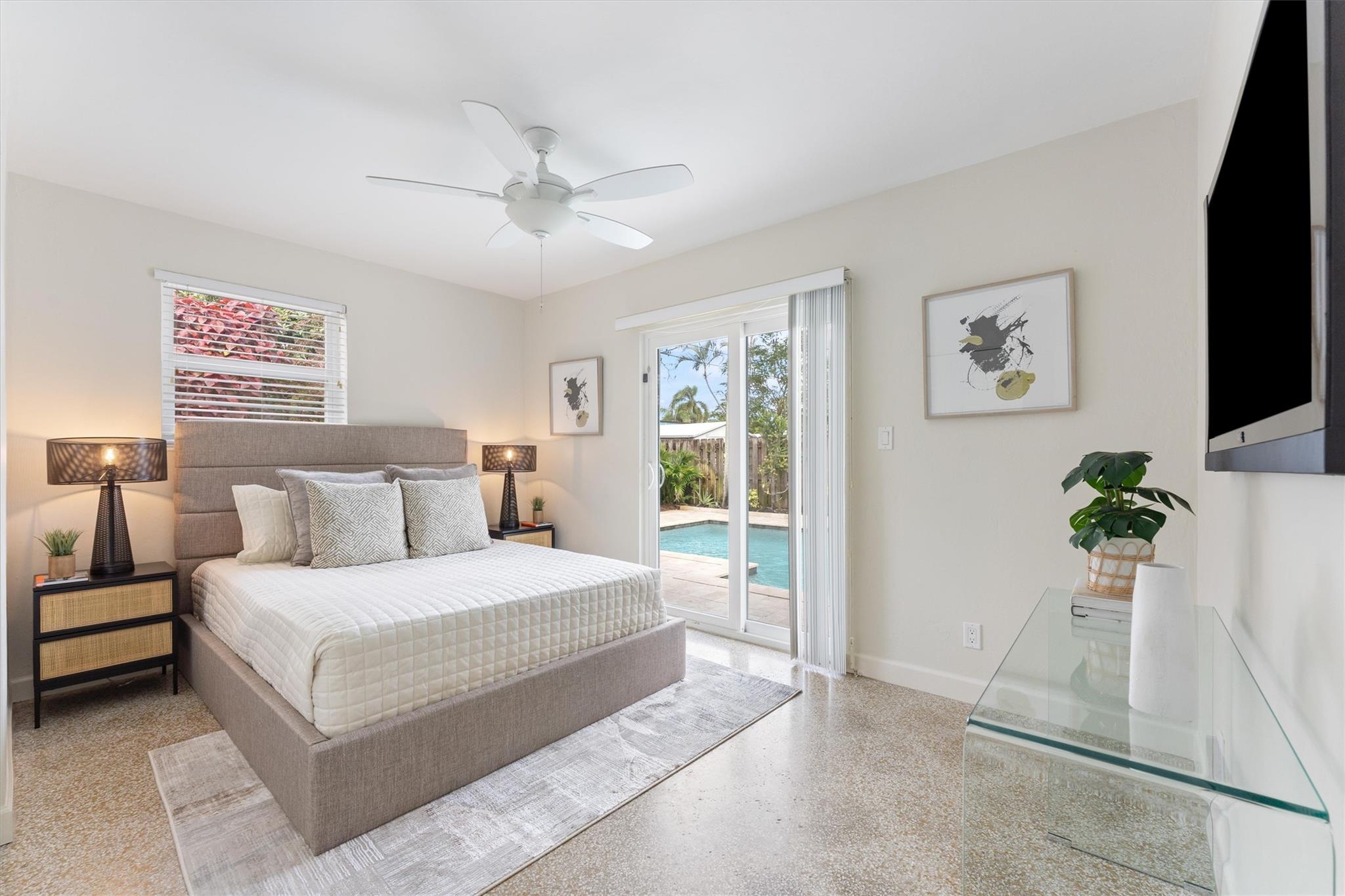 Tropical Manors 33-31 B - Residential