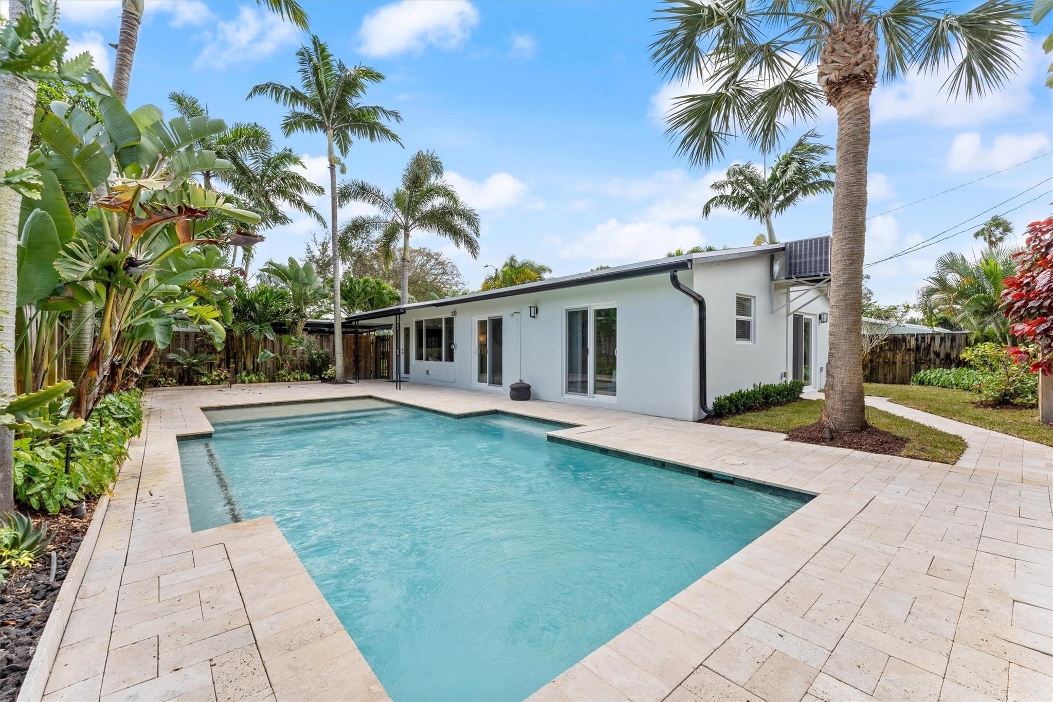 Tropical Manors 33-31 B - Residential