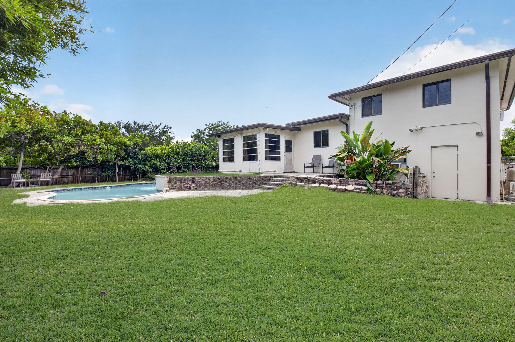 COUNTRY CLUB VILLAGE - Residential